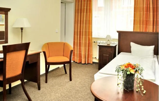 Day, Bed in Hotel Störtebeker