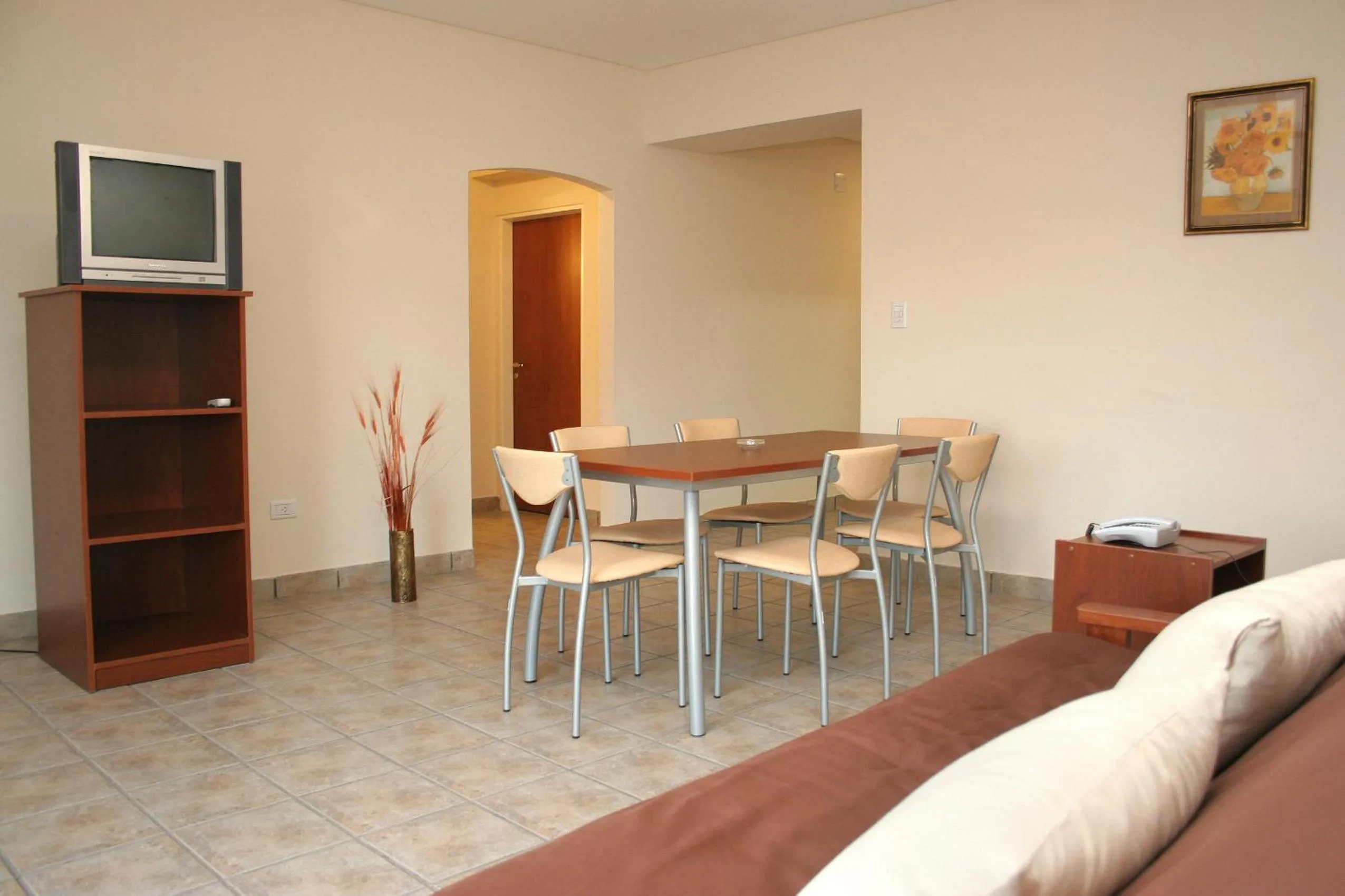 Dining area in Wilson Apart Hotel