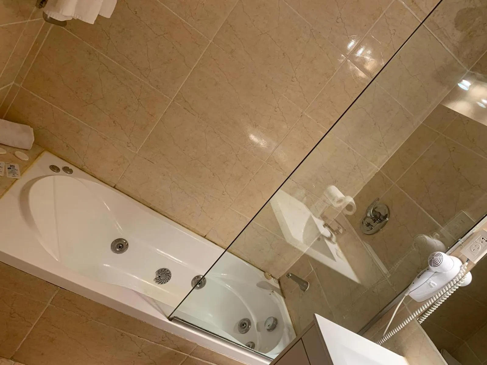 Hot Tub in Punta del Este Shelton Hotel