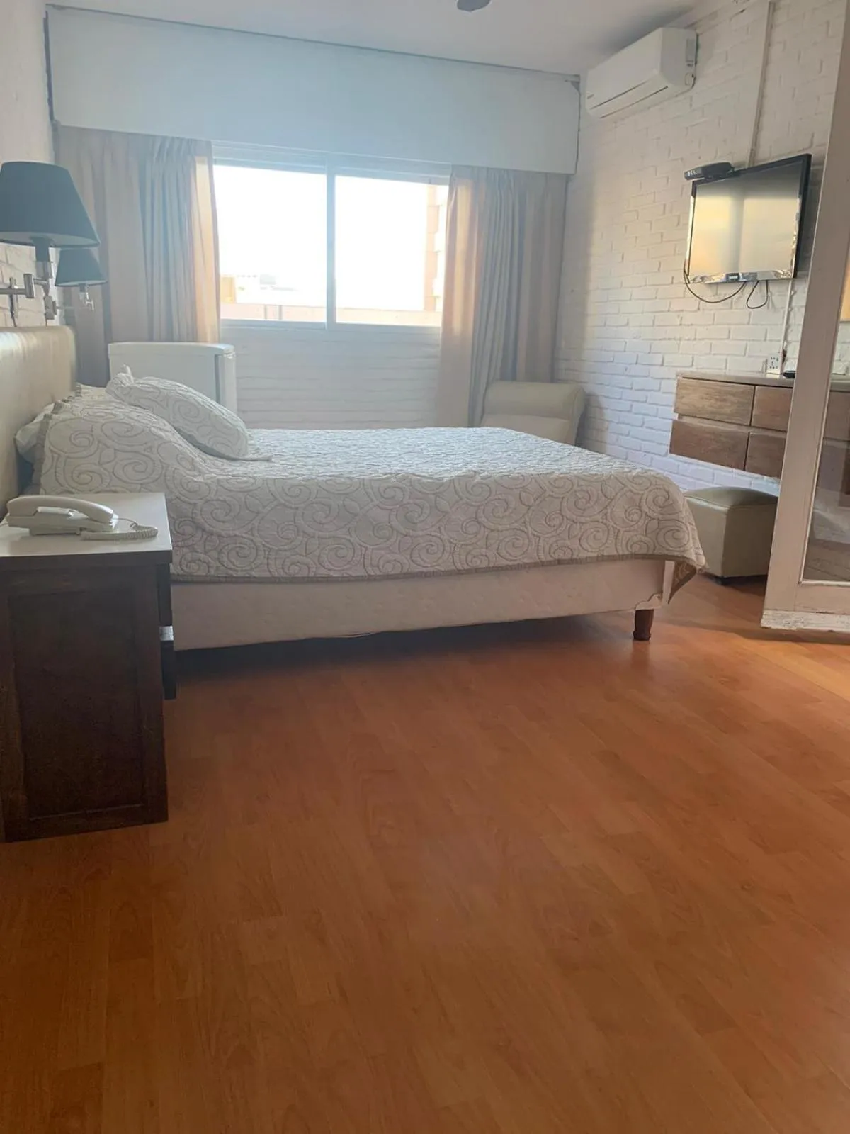 Bedroom, Bed in Punta del Este Shelton Hotel