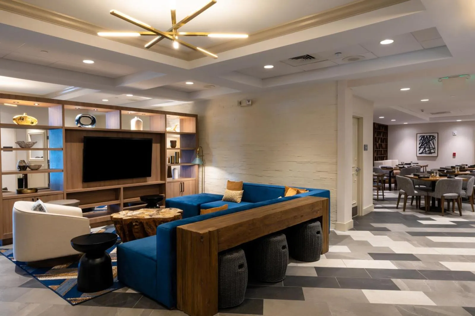 Lobby or reception in DoubleTree by Hilton Tinton Falls-Eatontown