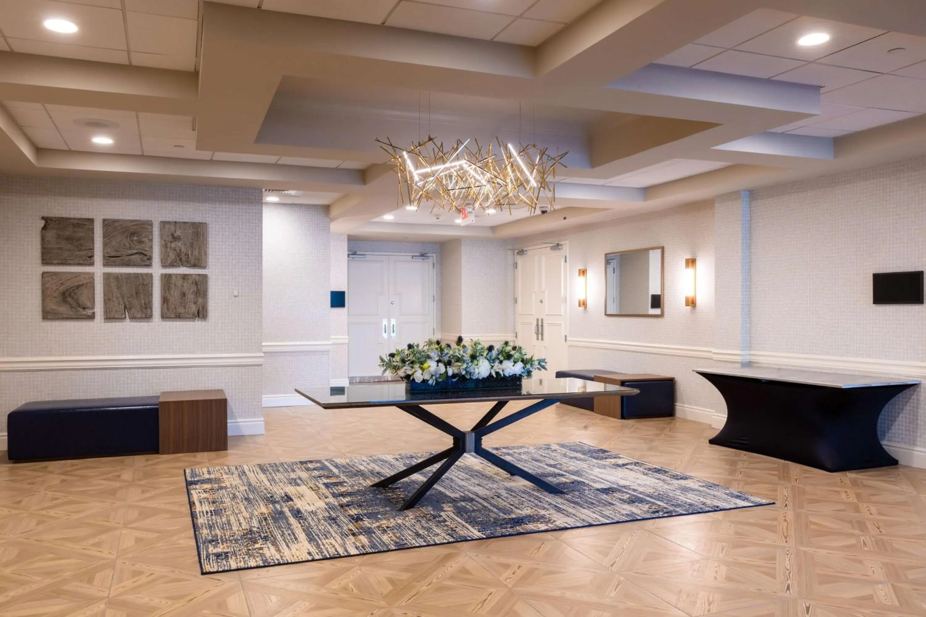 Lobby or reception in DoubleTree by Hilton Tinton Falls-Eatontown