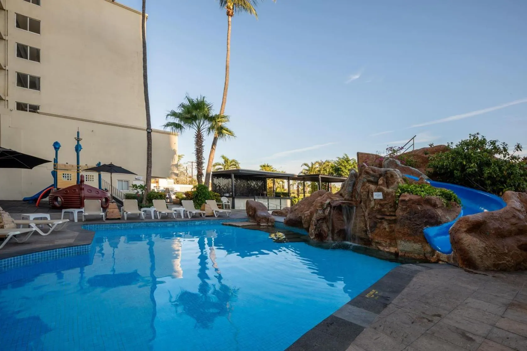 Swimming pool in Don Pelayo Pacific Beach