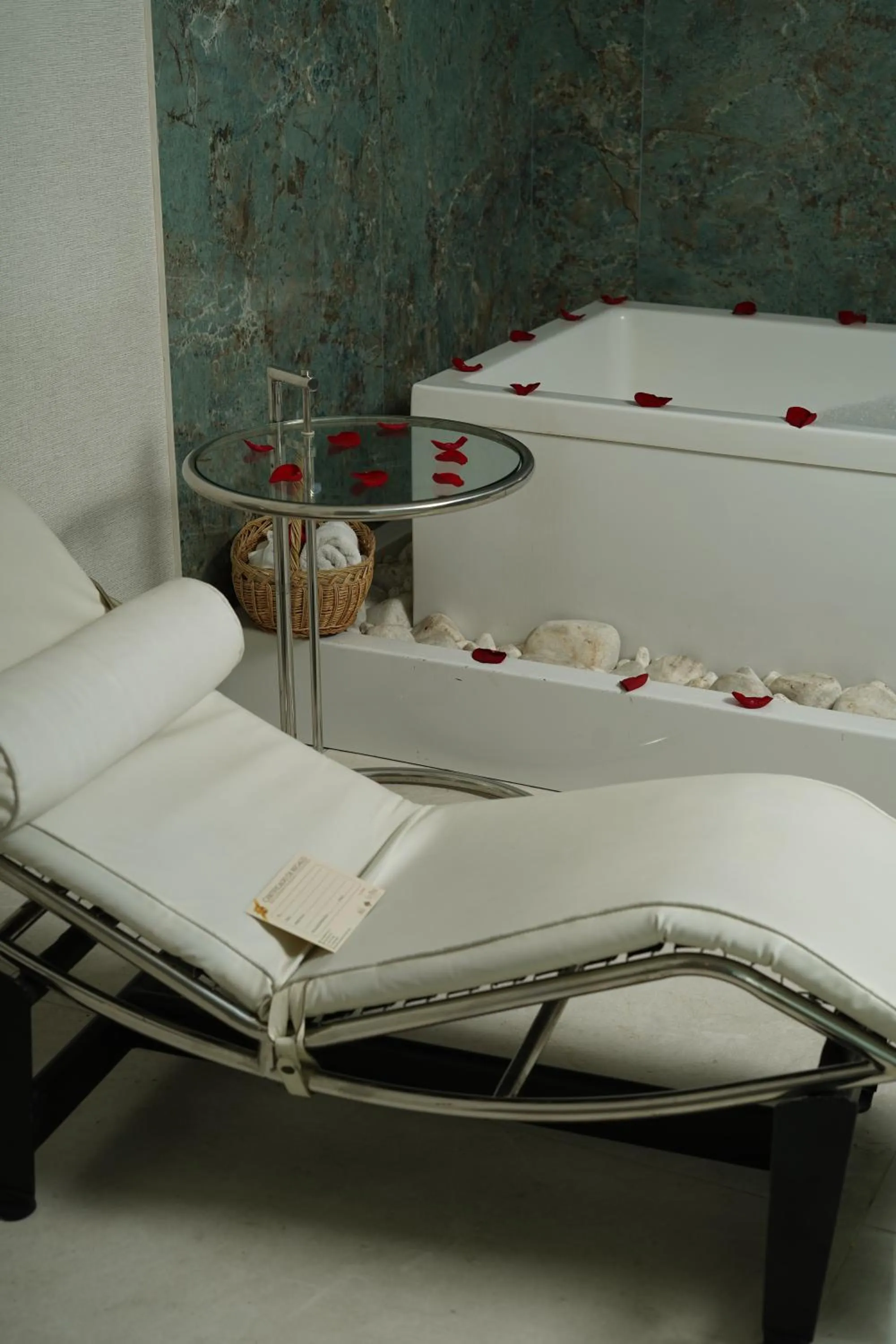 Spa and wellness centre/facilities, Bed in Le Parc Hotel, Beyond Stars