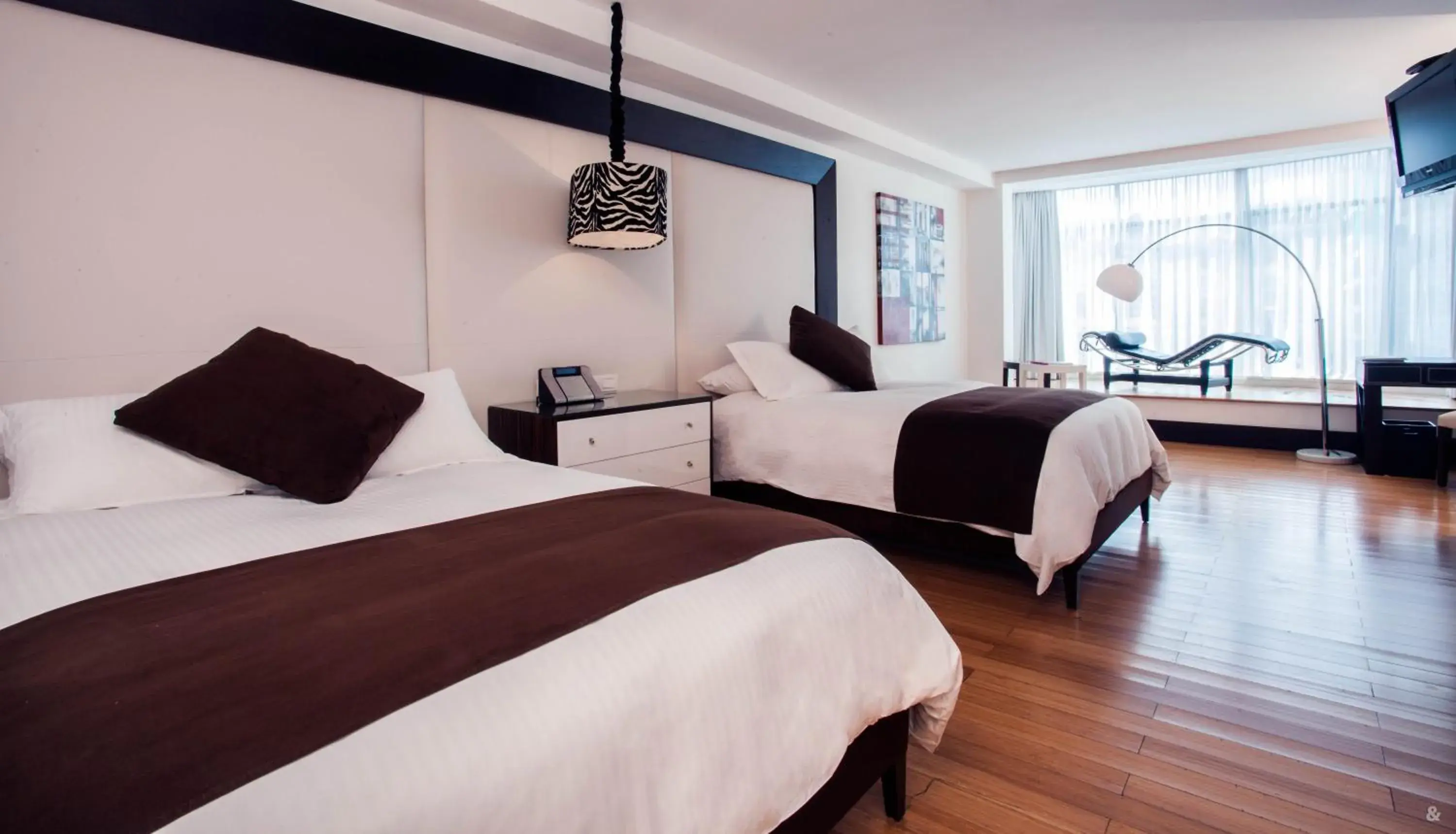 Junior Suite with Two Queen Beds in Le Parc Hotel, Beyond Stars Junior Suite with Two Queen Beds in Le Parc Hotel, Beyond Stars