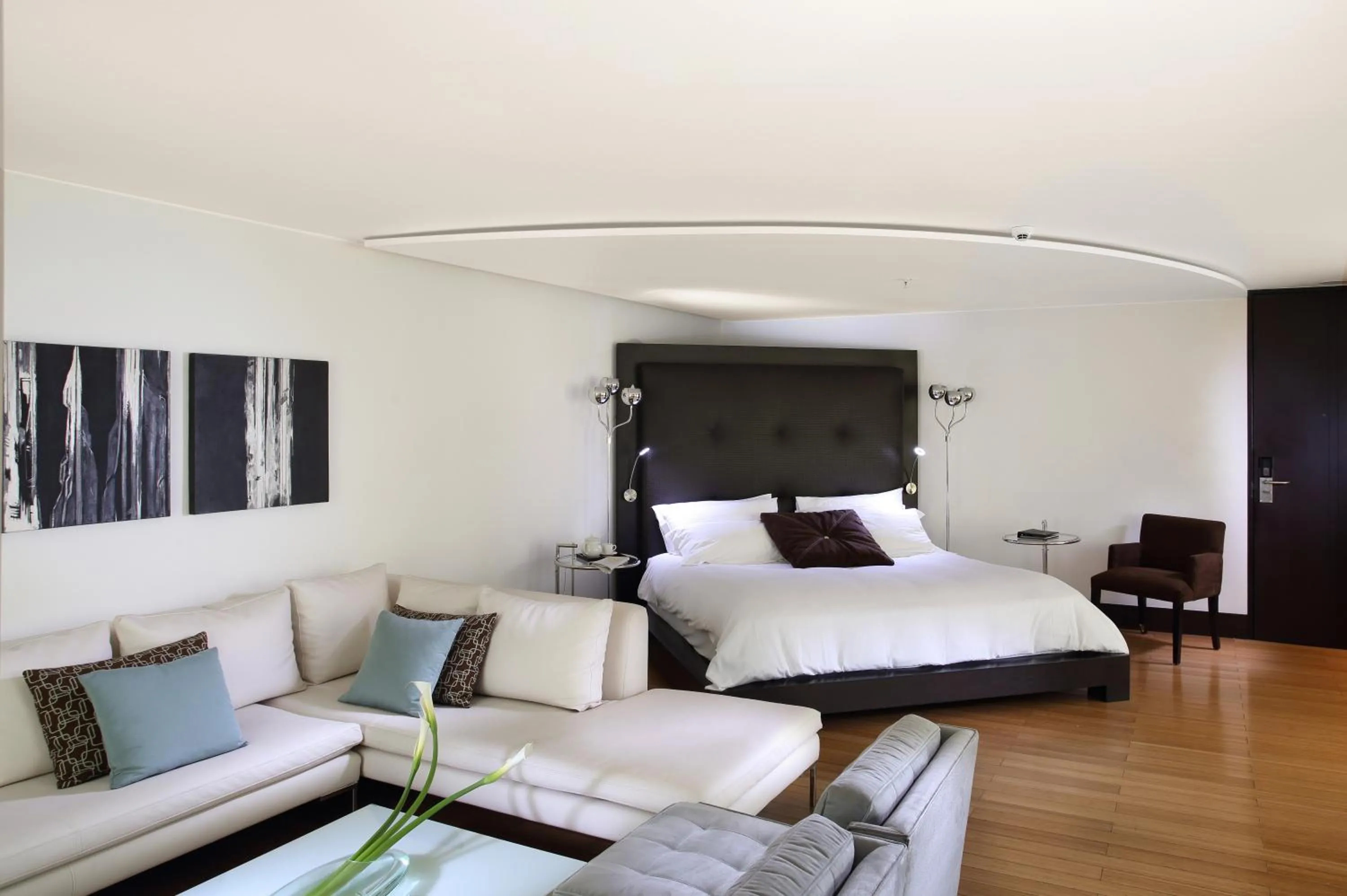 Bed in Le Parc Hotel, Beyond Stars