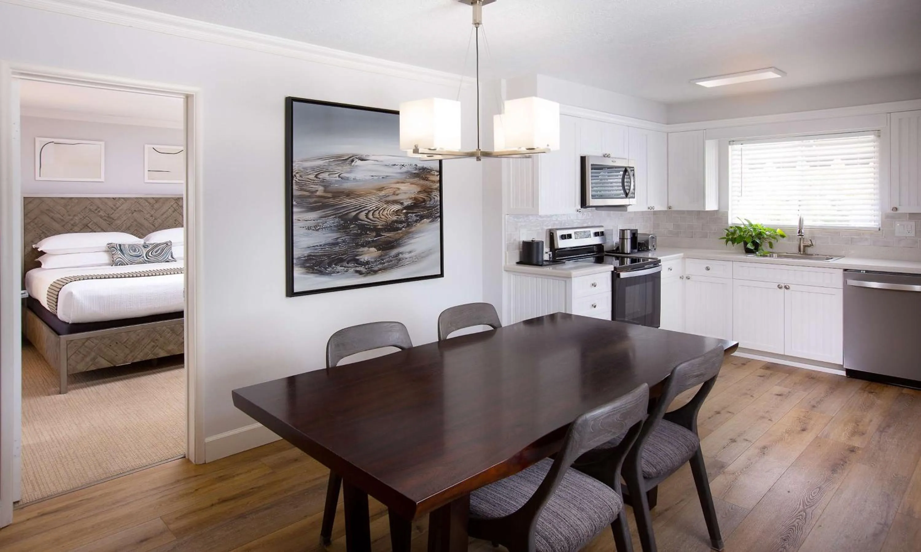 Photo of the whole room, Bed in West Beach Inn, a Coast Hotel