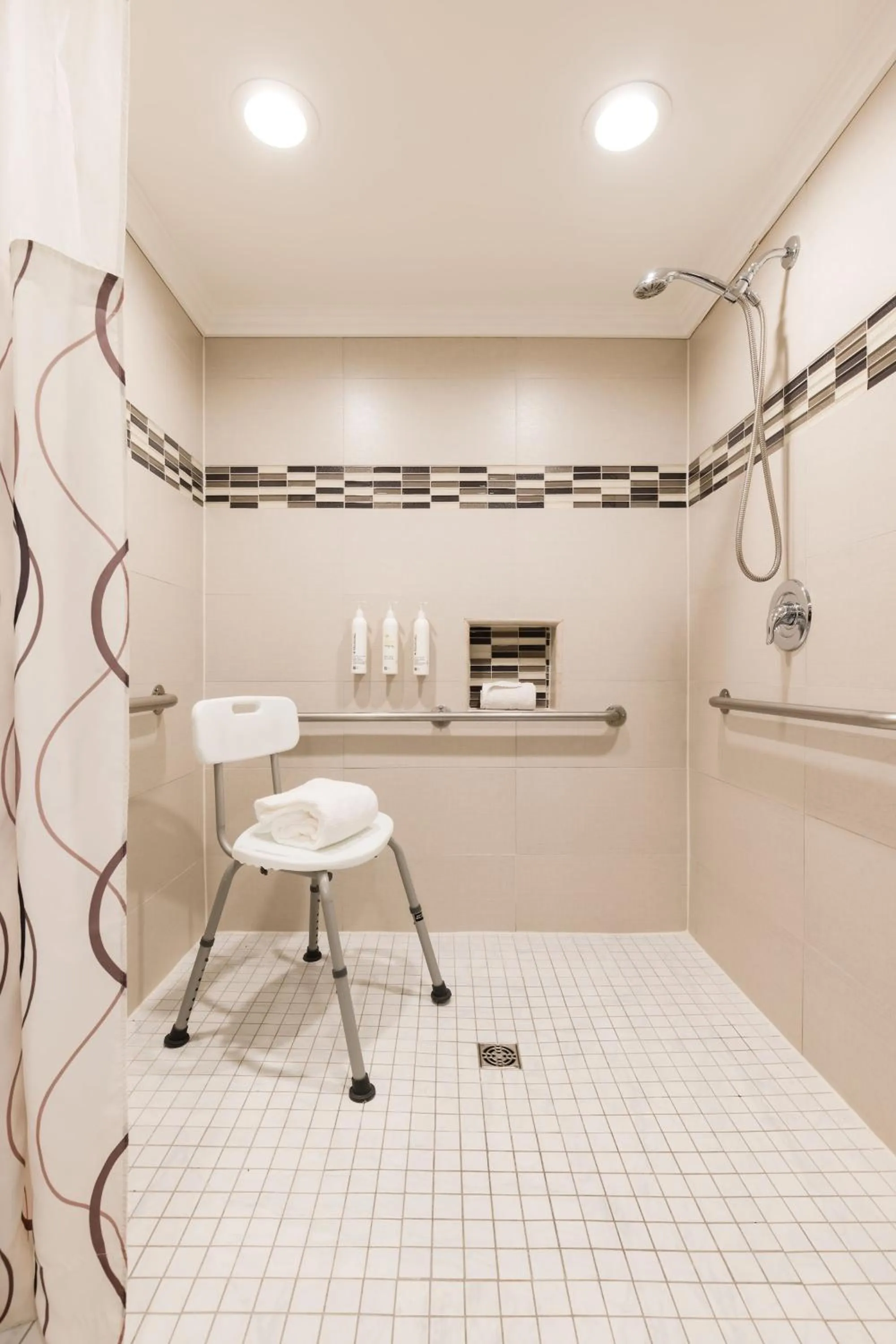 acessibility in Inn at Highway 1