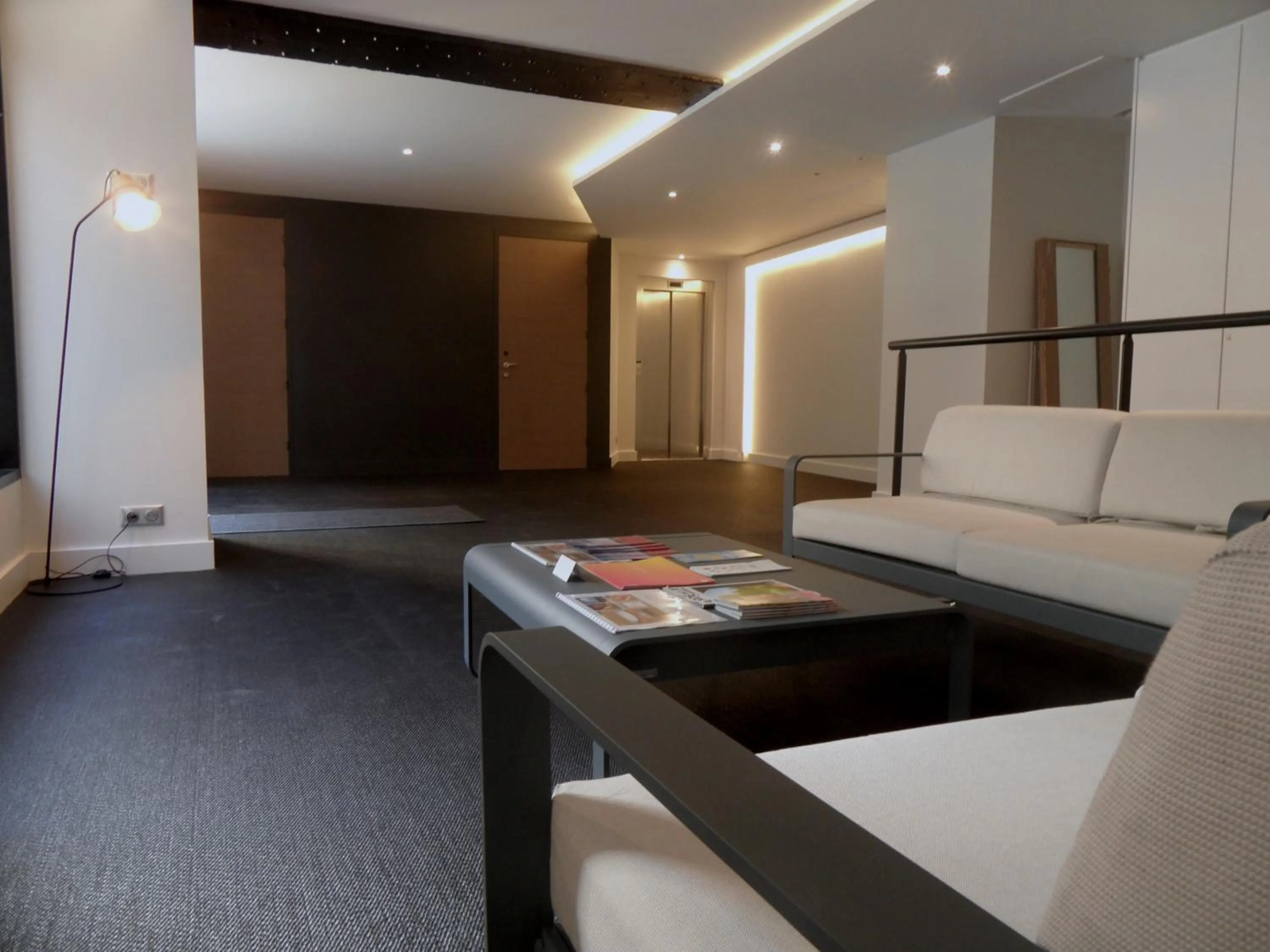 Property building in T2 bis luxe hyper centre piscine