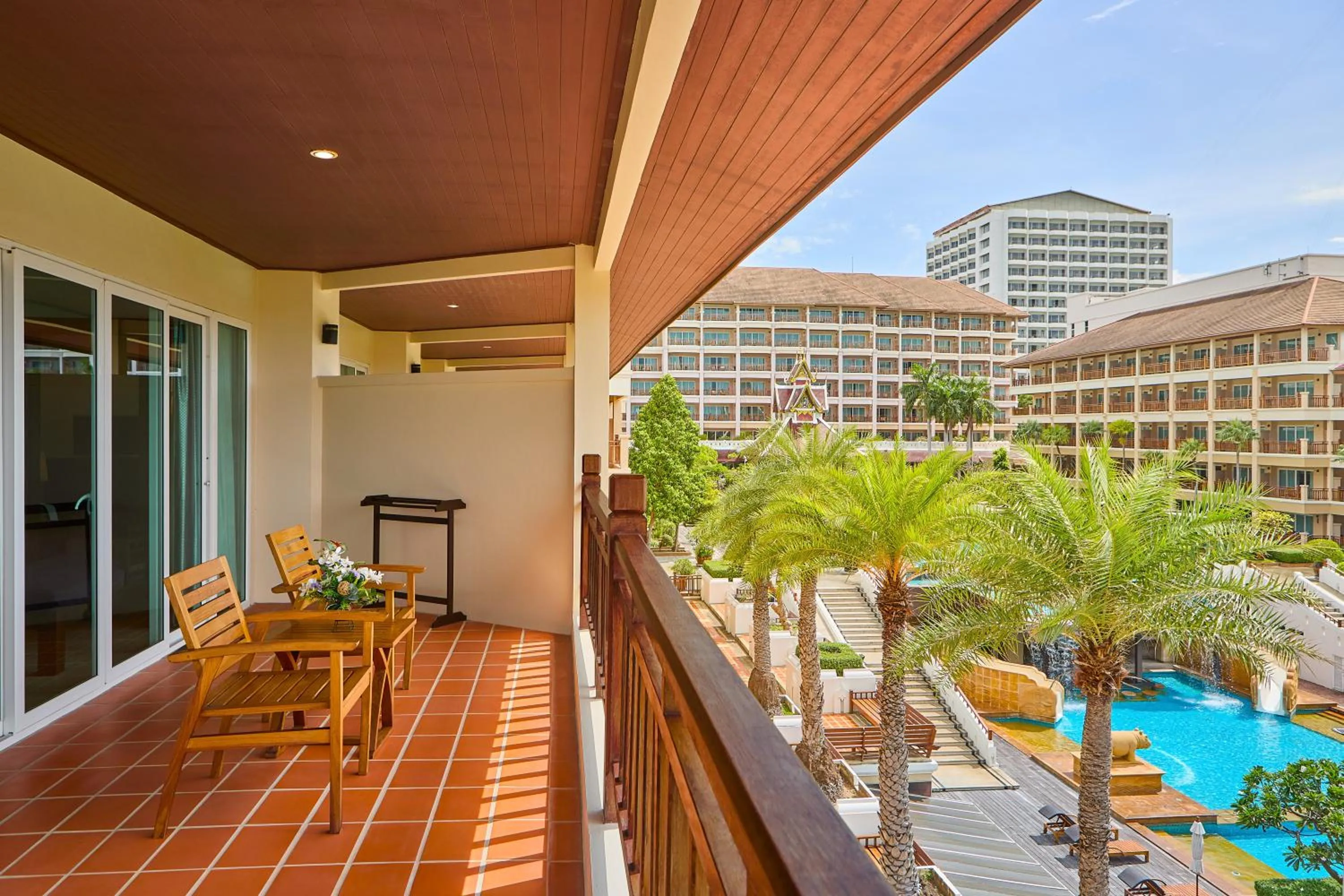 Balcony/Terrace in The Heritage Pattaya Beachfront Resort