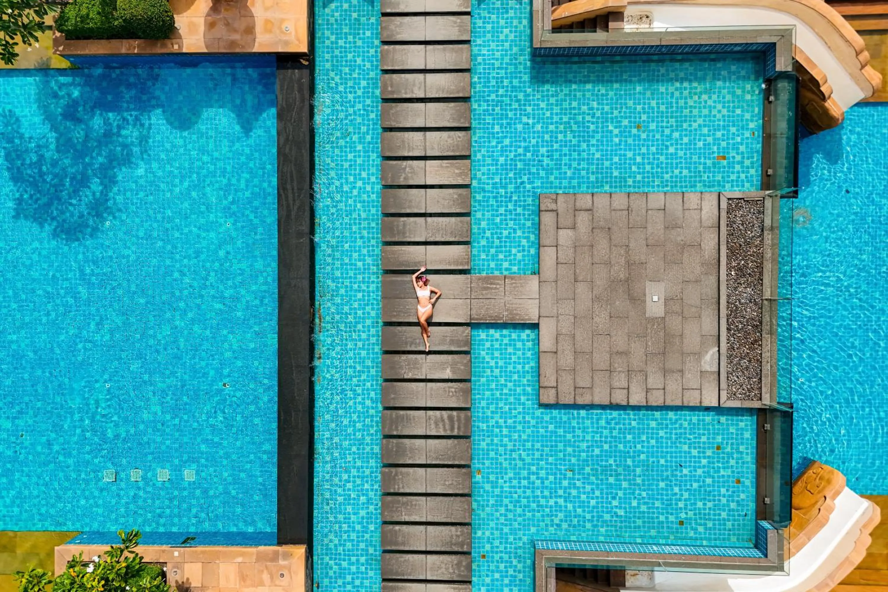 Swimming pool in The Heritage Pattaya Beachfront Resort