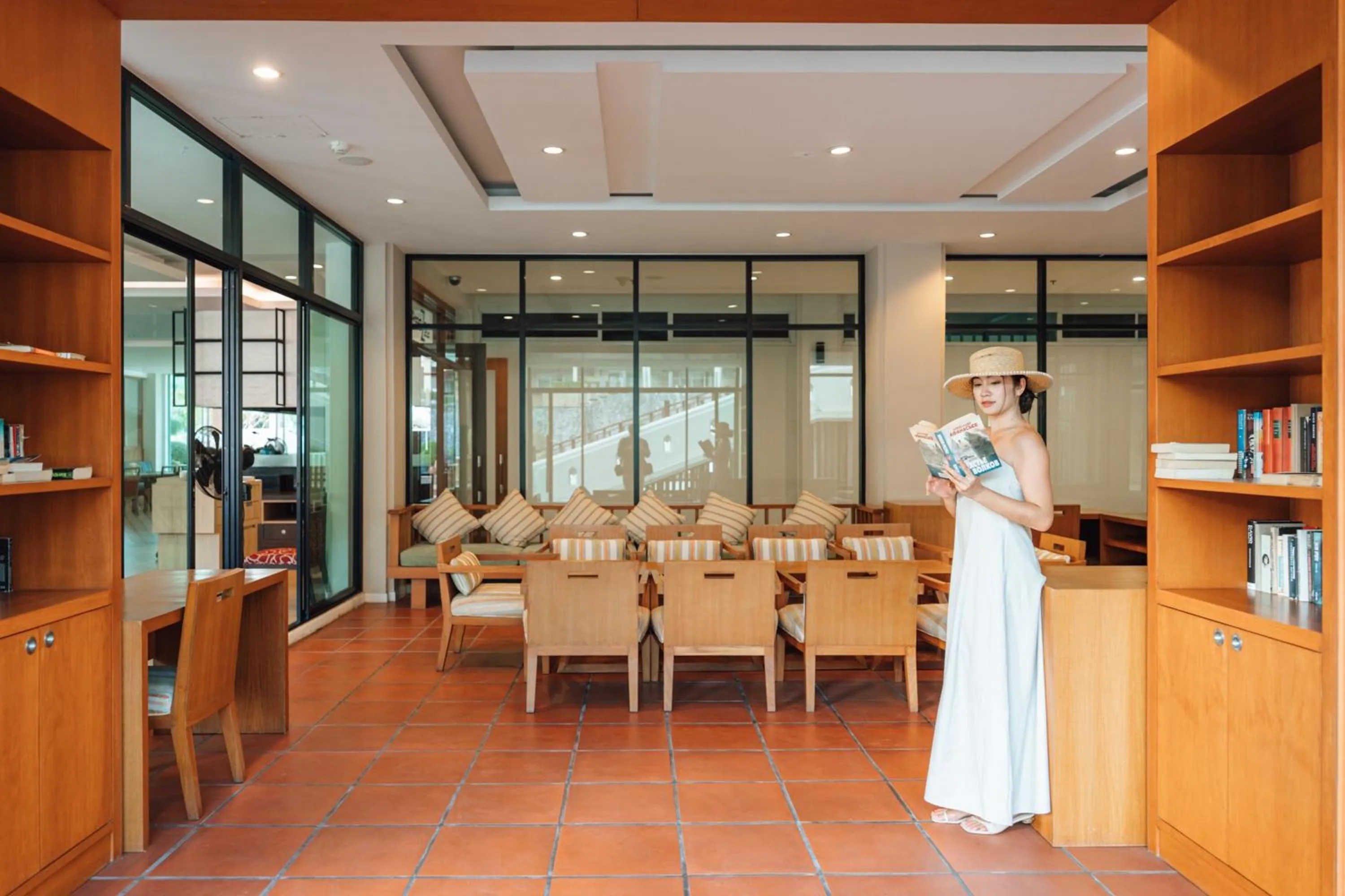Library in The Heritage Pattaya Beachfront Resort