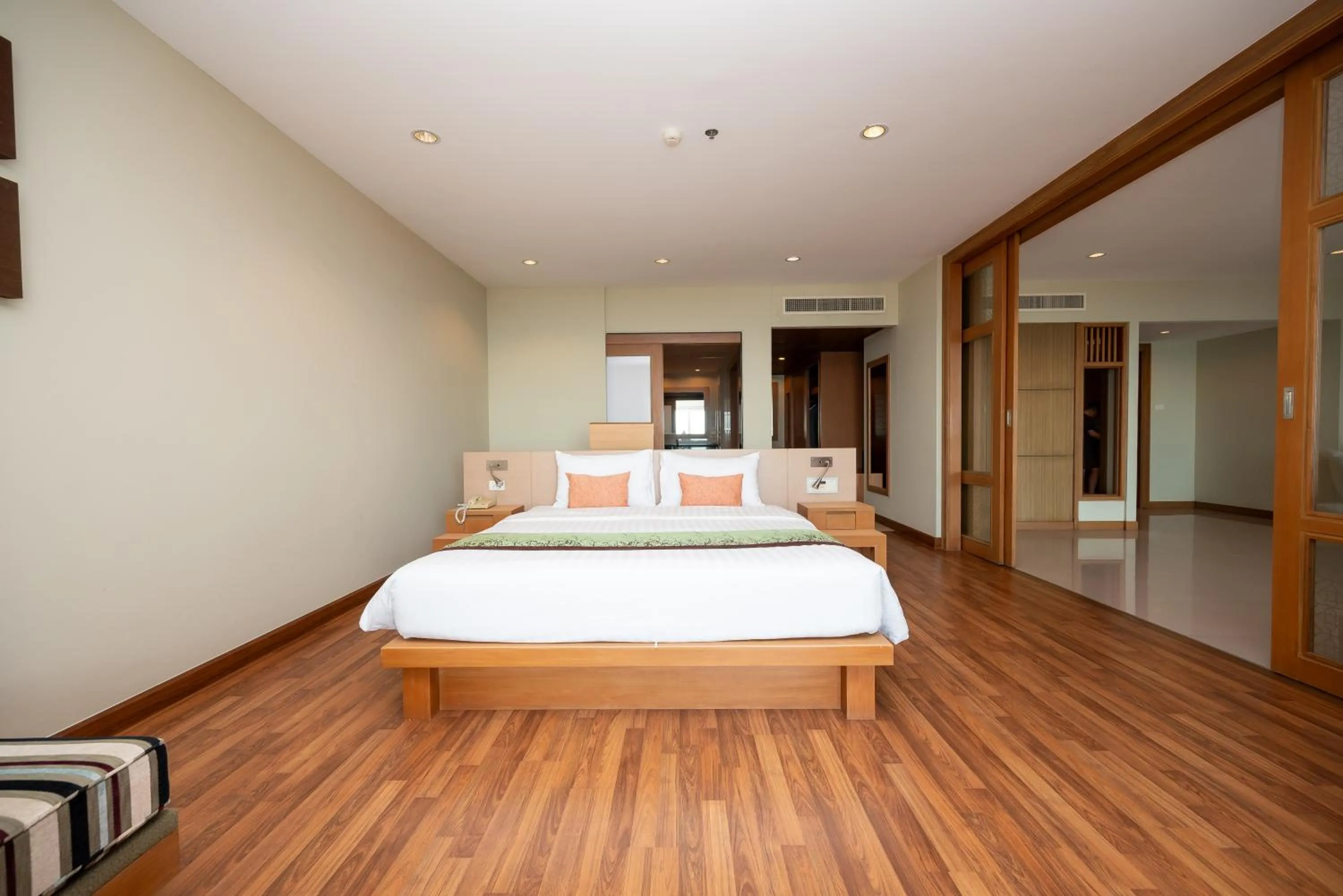 Bedroom, Bed in The Heritage Pattaya Beachfront Resort