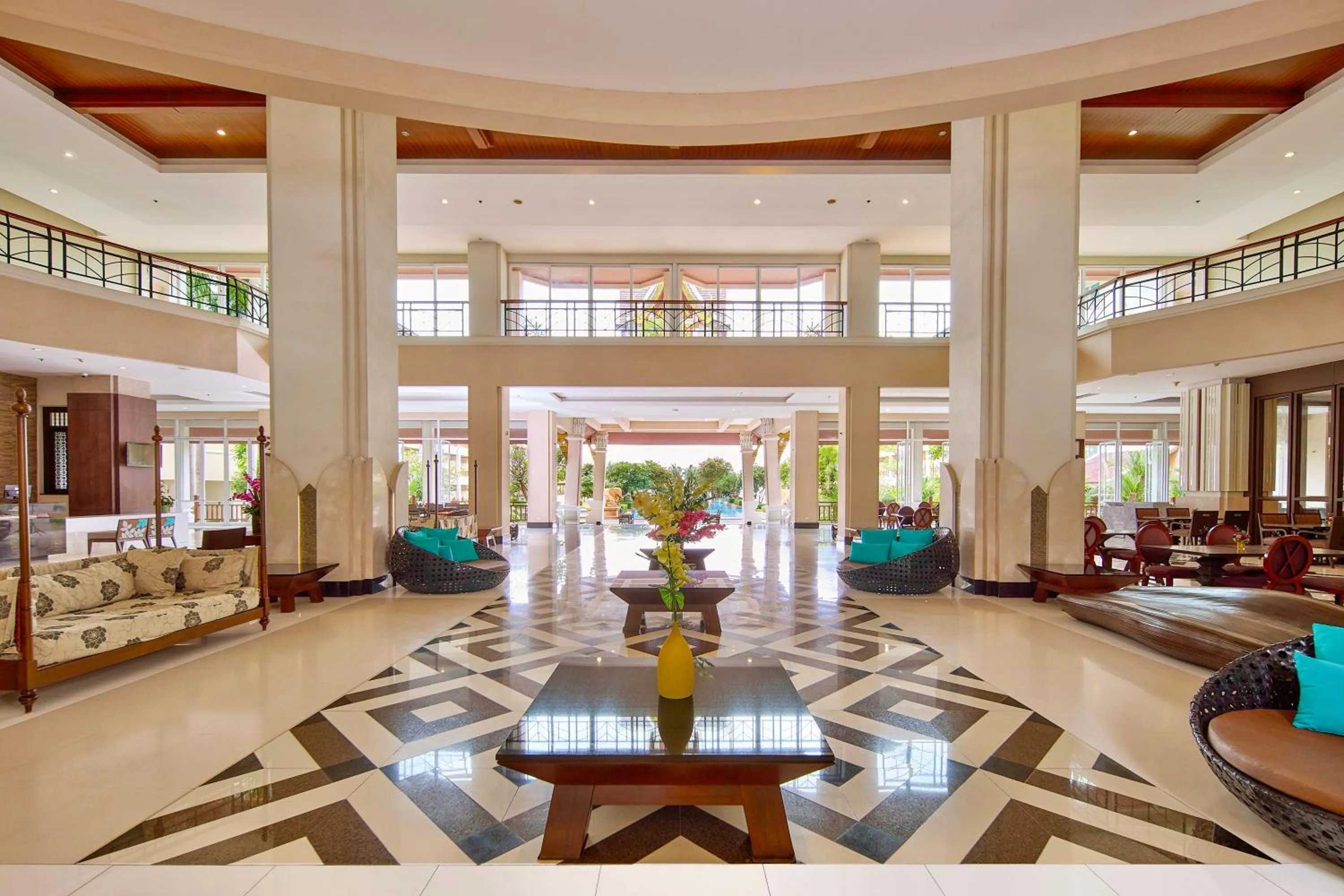 Lobby or reception in The Heritage Pattaya Beachfront Resort