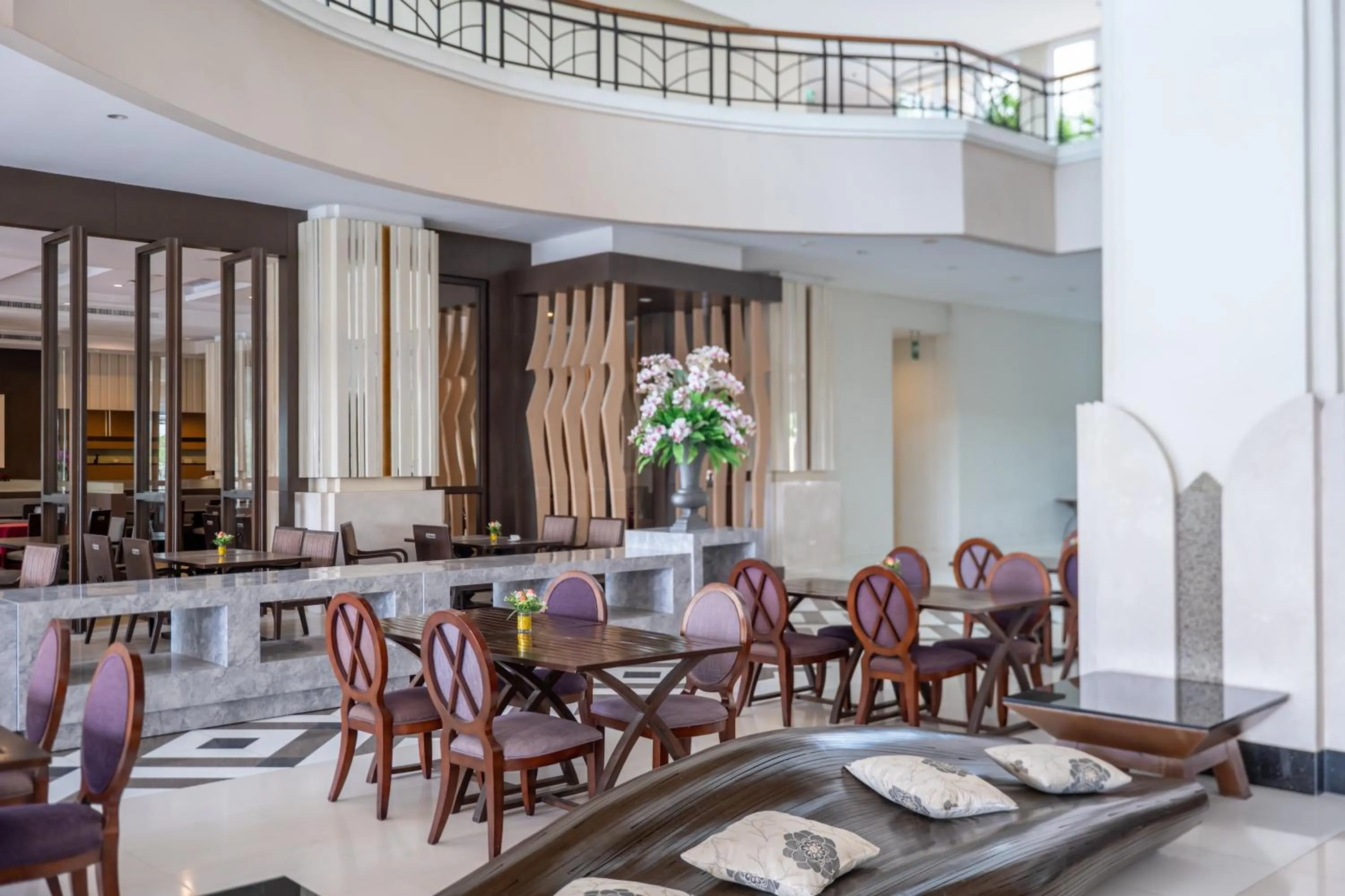 Lobby or reception in The Heritage Pattaya Beachfront Resort