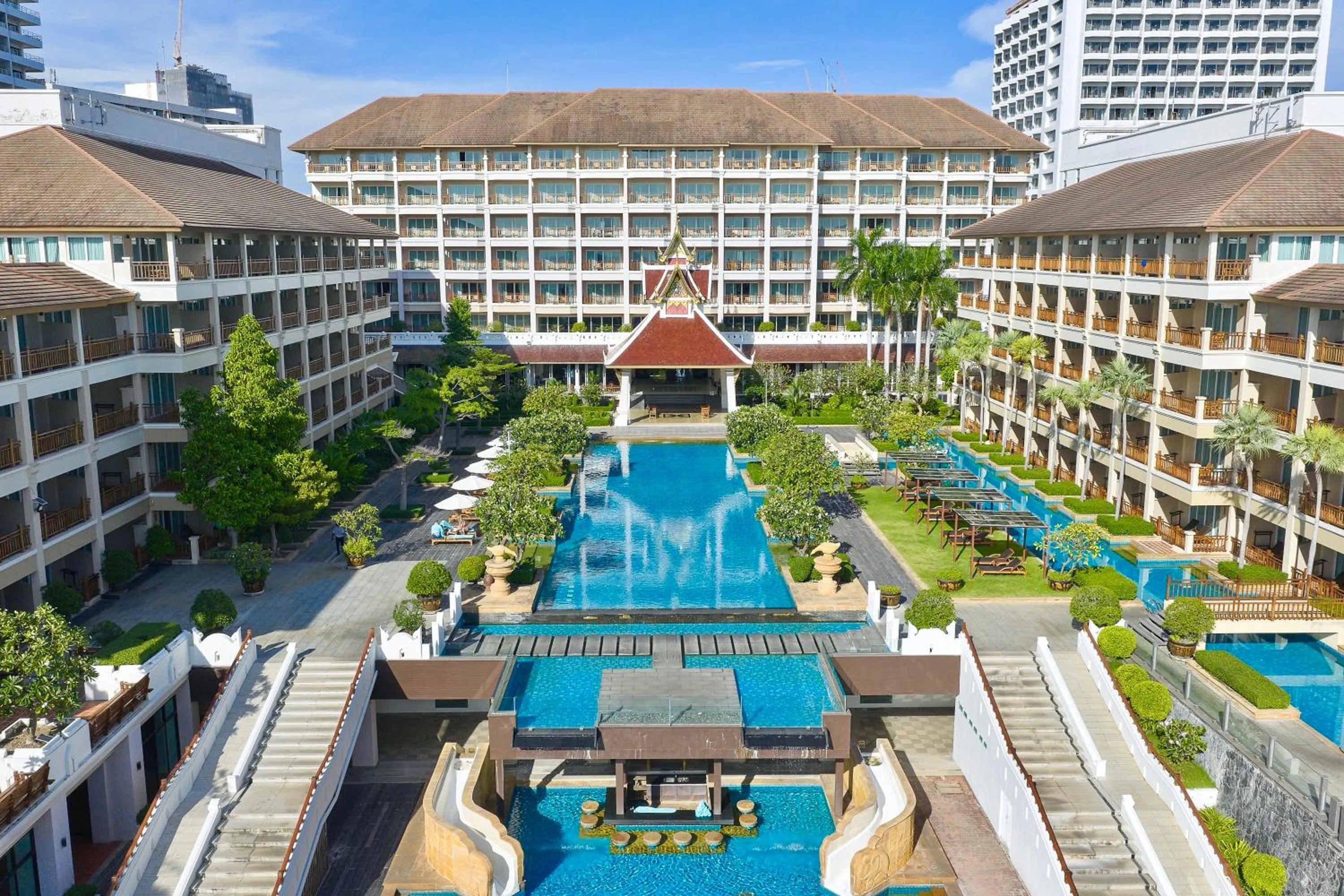 Property building in The Heritage Pattaya Beachfront Resort