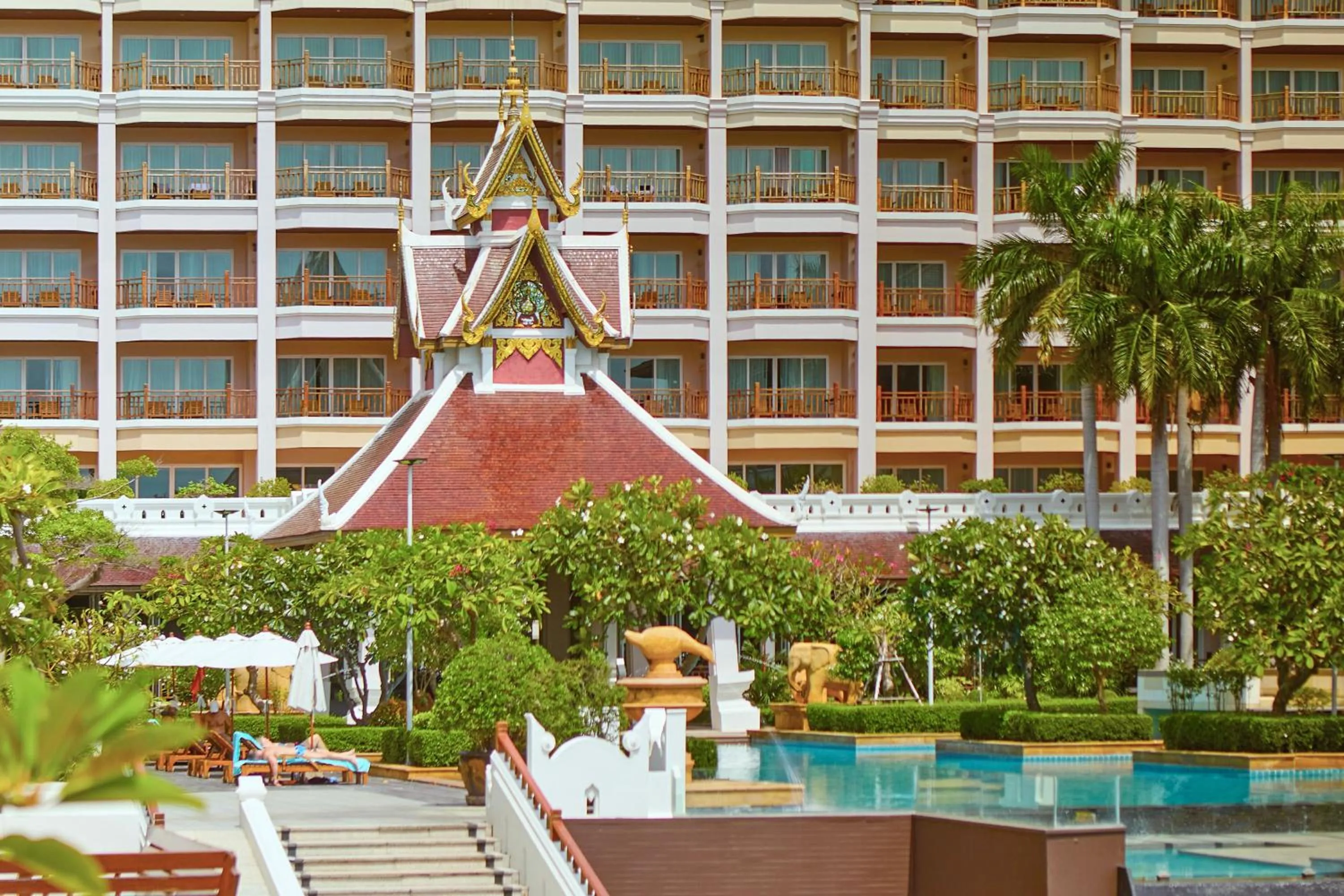 Property building in The Heritage Pattaya Beachfront Resort