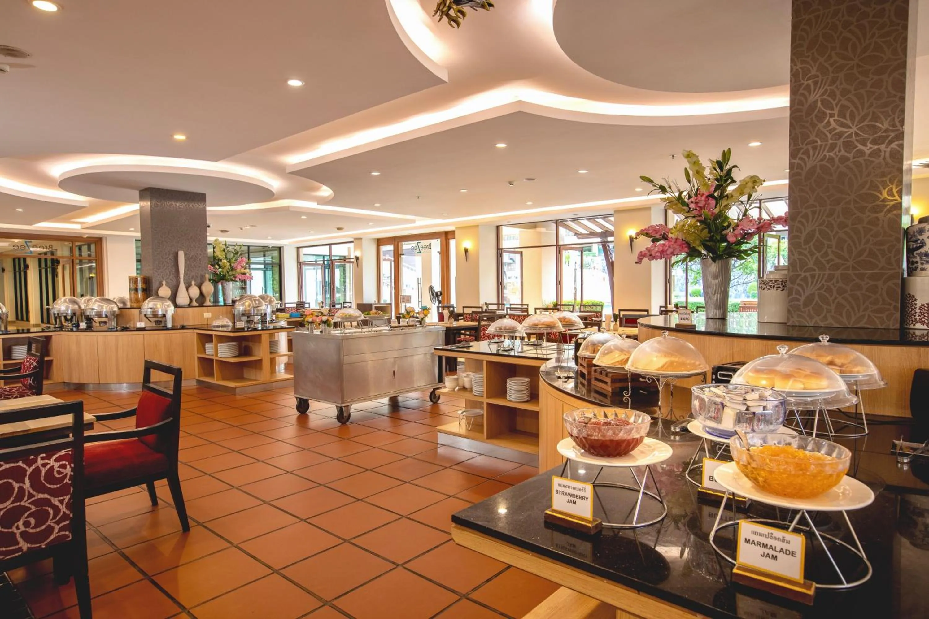 Breakfast in The Heritage Pattaya Beachfront Resort