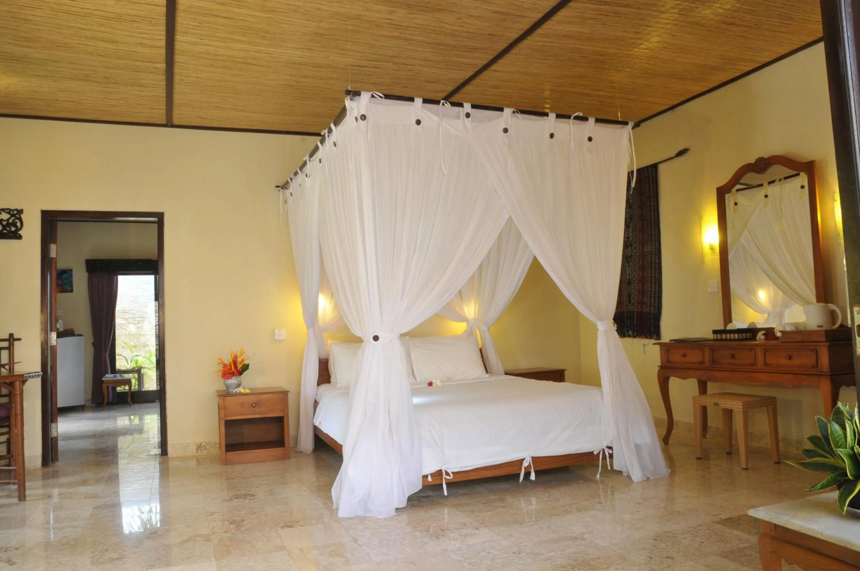 Bedroom, Bed in Coral View Villas