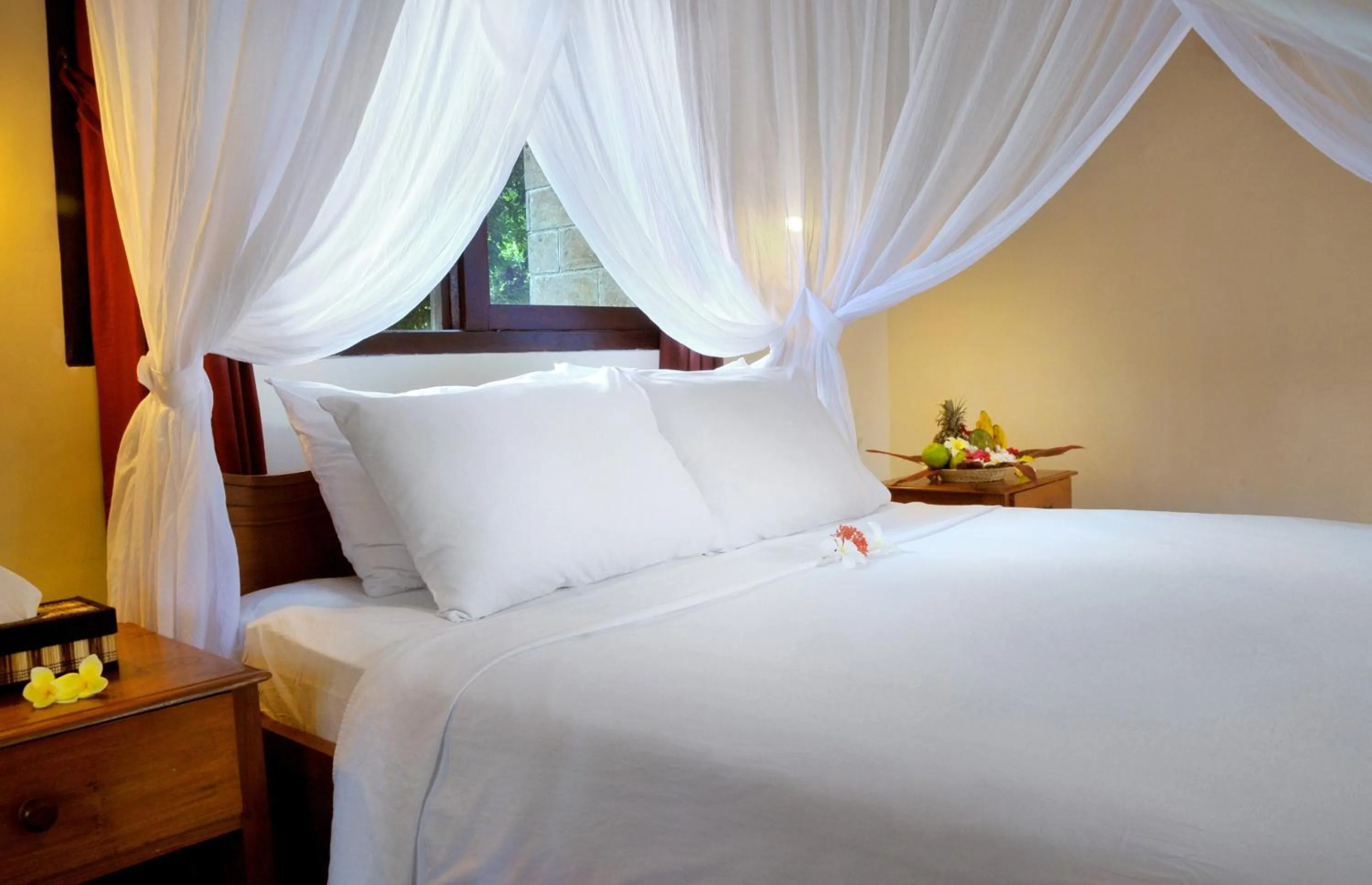 Bedroom, Bed in Coral View Villas