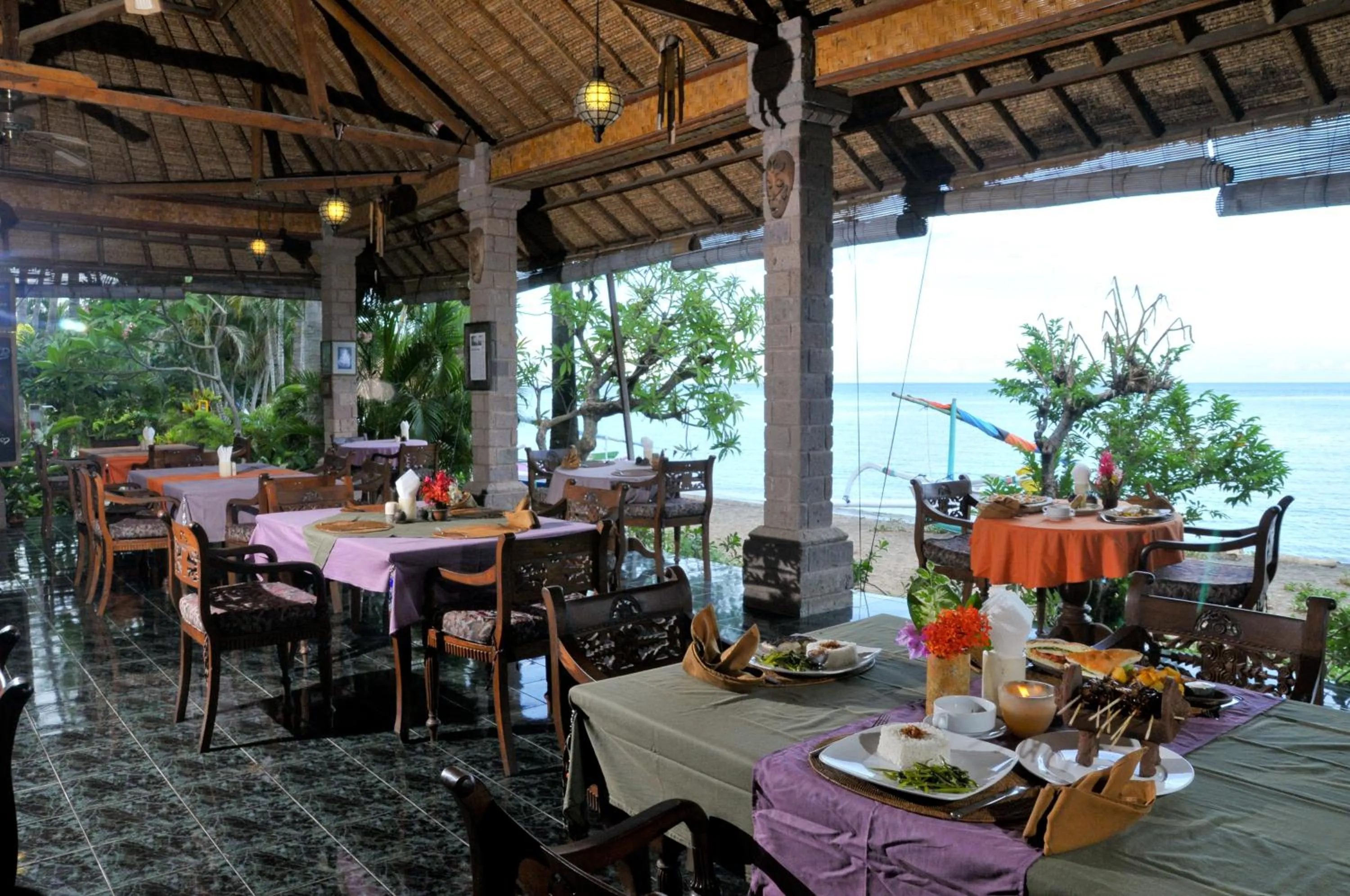 Food and drinks in Coral View Villas