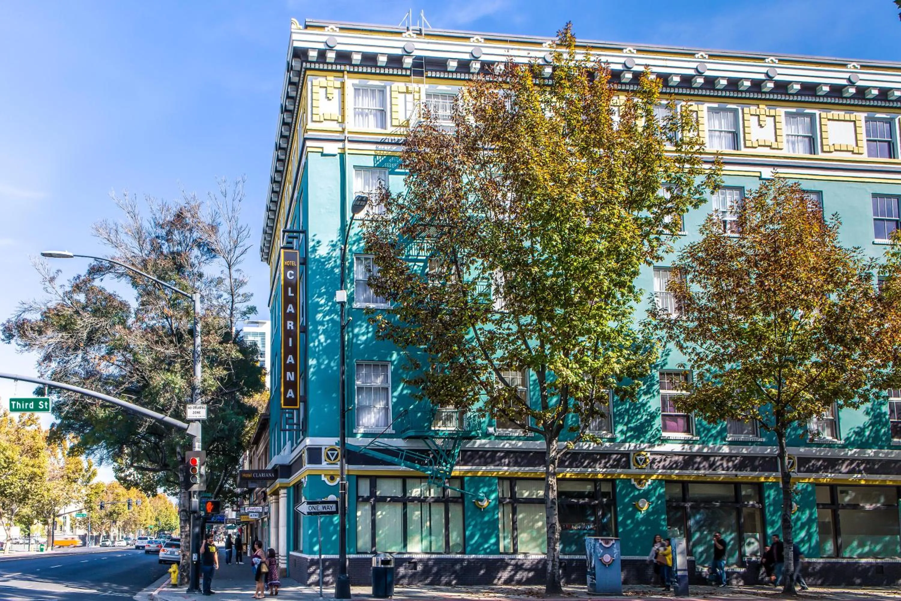 Property building in Hotel Clariana