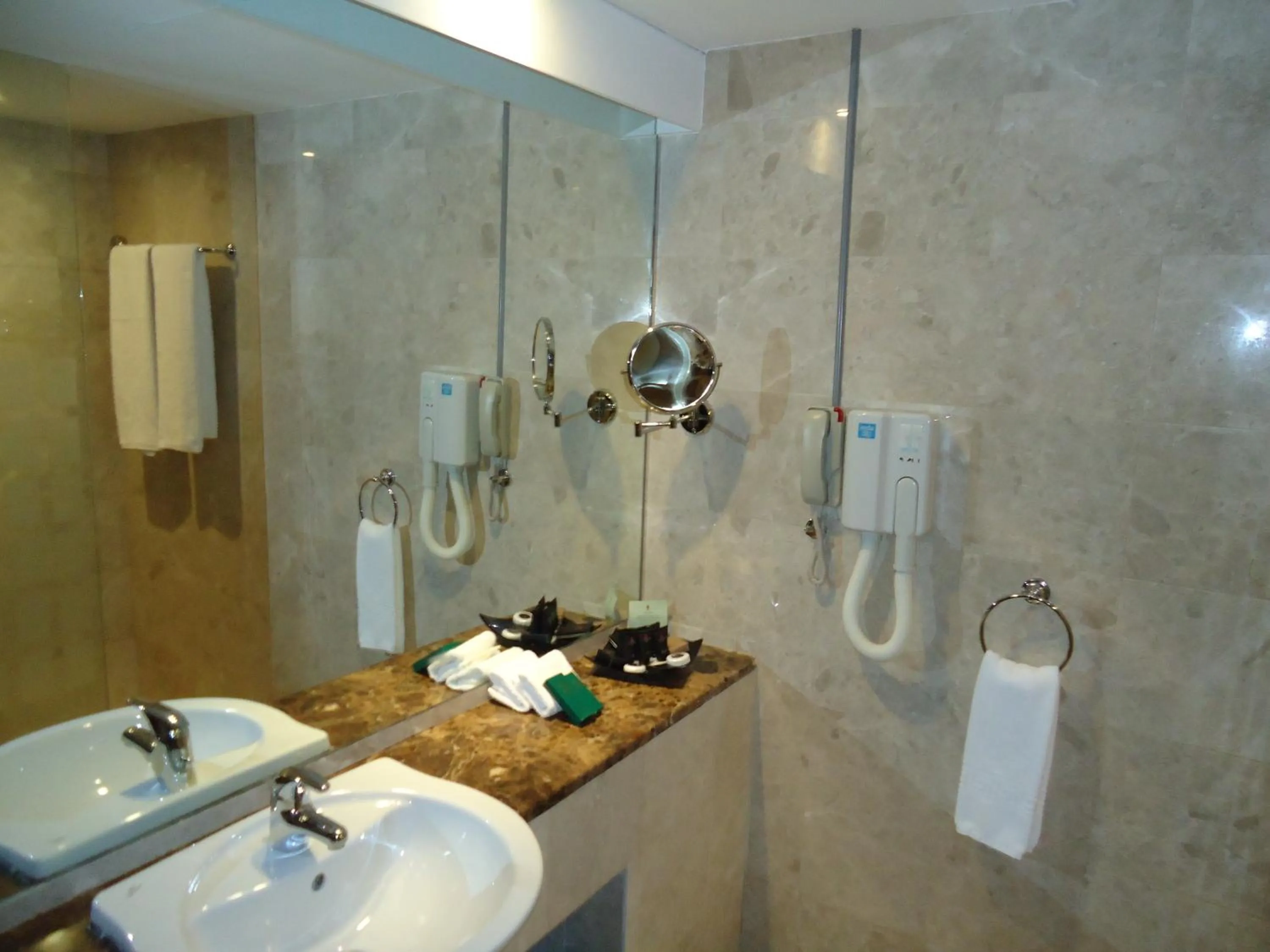 Bathroom in Al Jazira Club Hotel