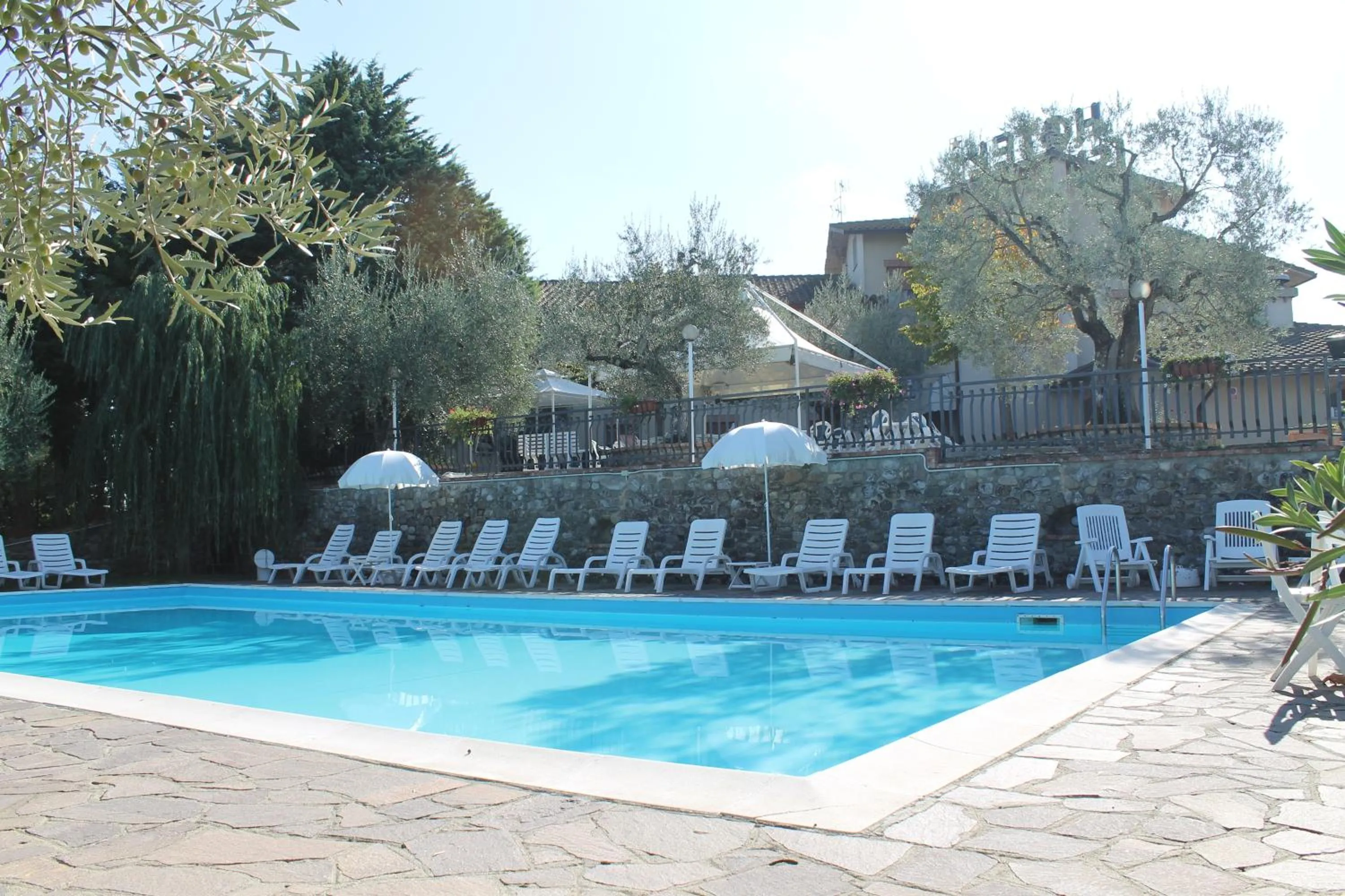 Swimming pool in Hotel Ismaele