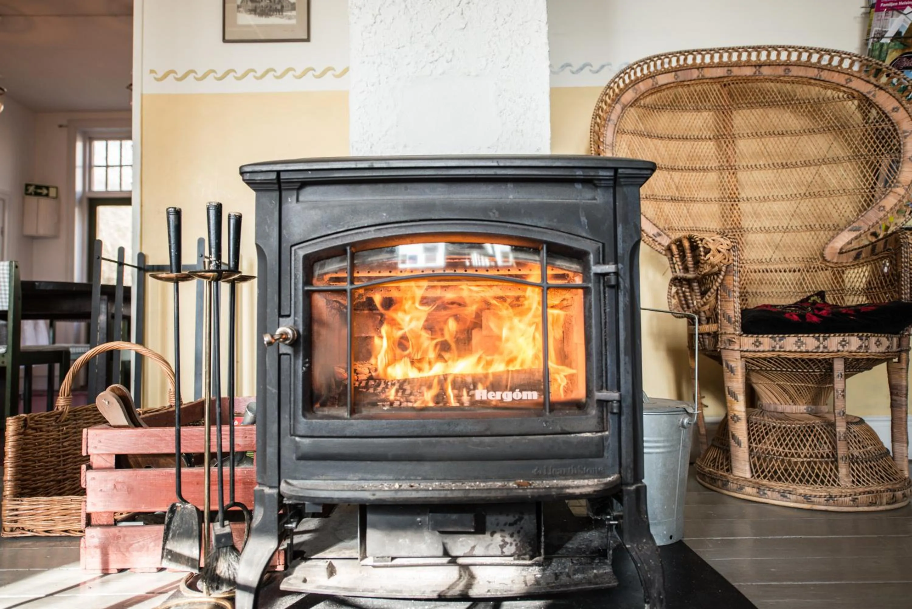 Communal lounge/ TV room in STF Villa Söderåsen B&B