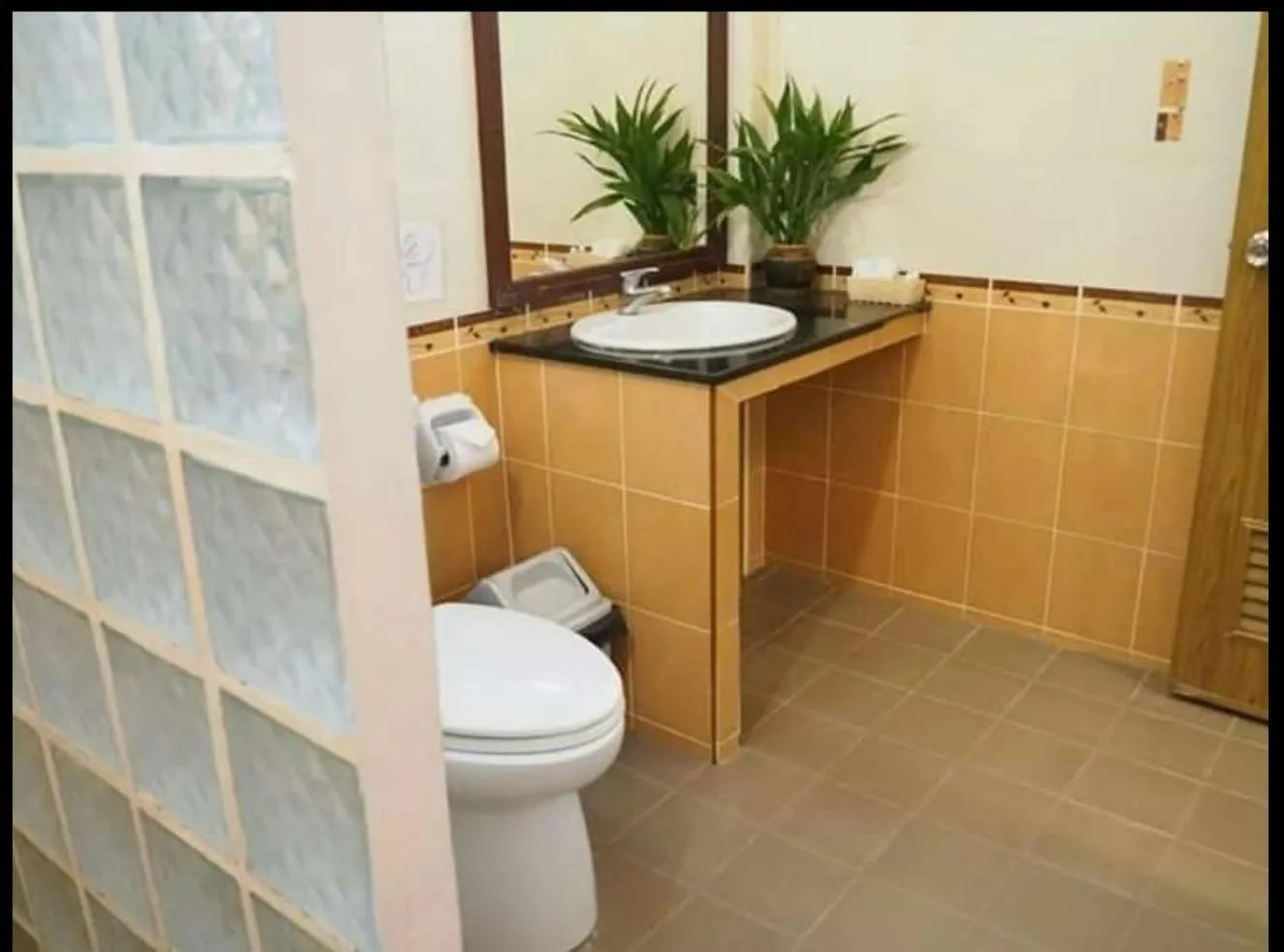 Bathroom in Koh Chang Bailan Beach Resort