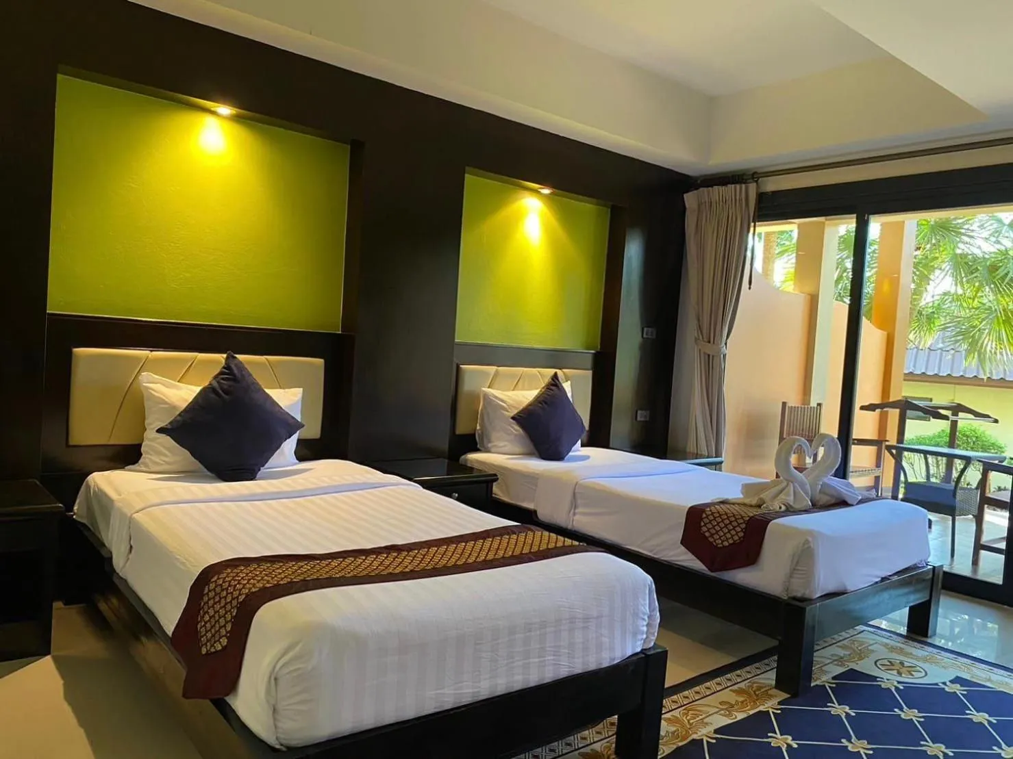 Bed in Koh Chang Bailan Beach Resort