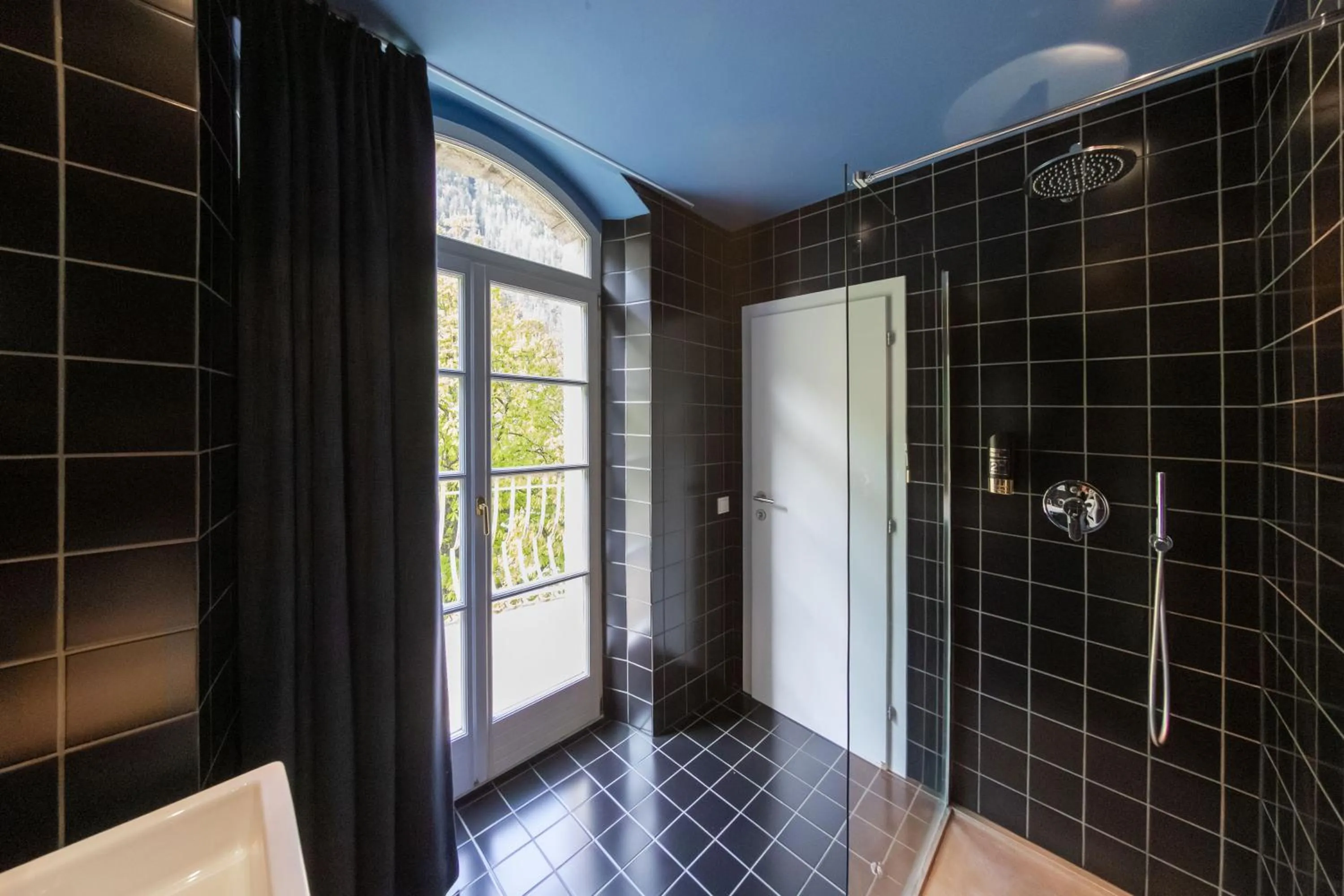 Shower in Hotel Sachsenklemme