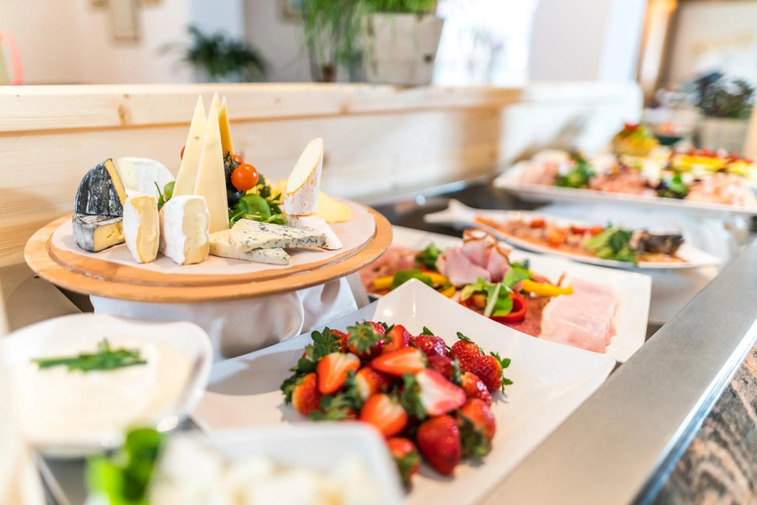 Buffet breakfast in Hotel Sonnalm - SPA,Idyll,Dining