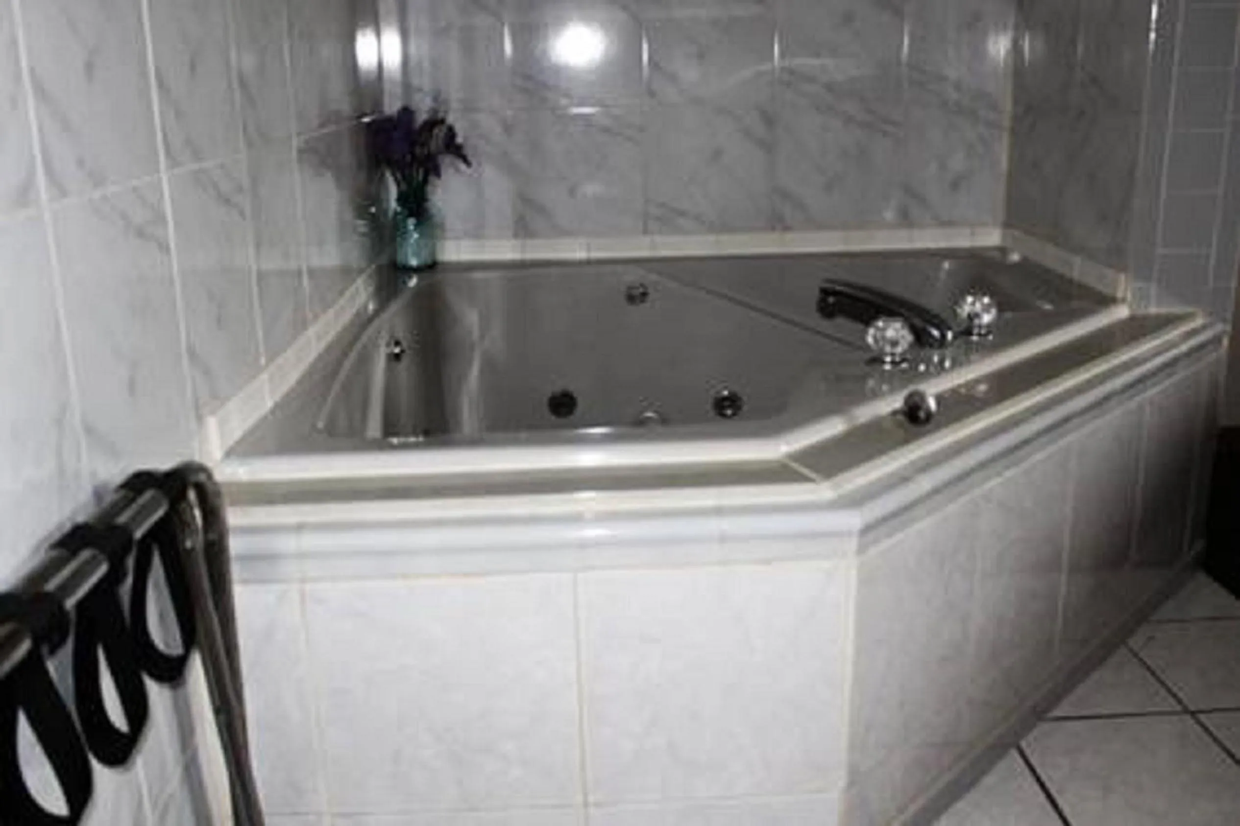 Hot Tub in All Seasons Motel