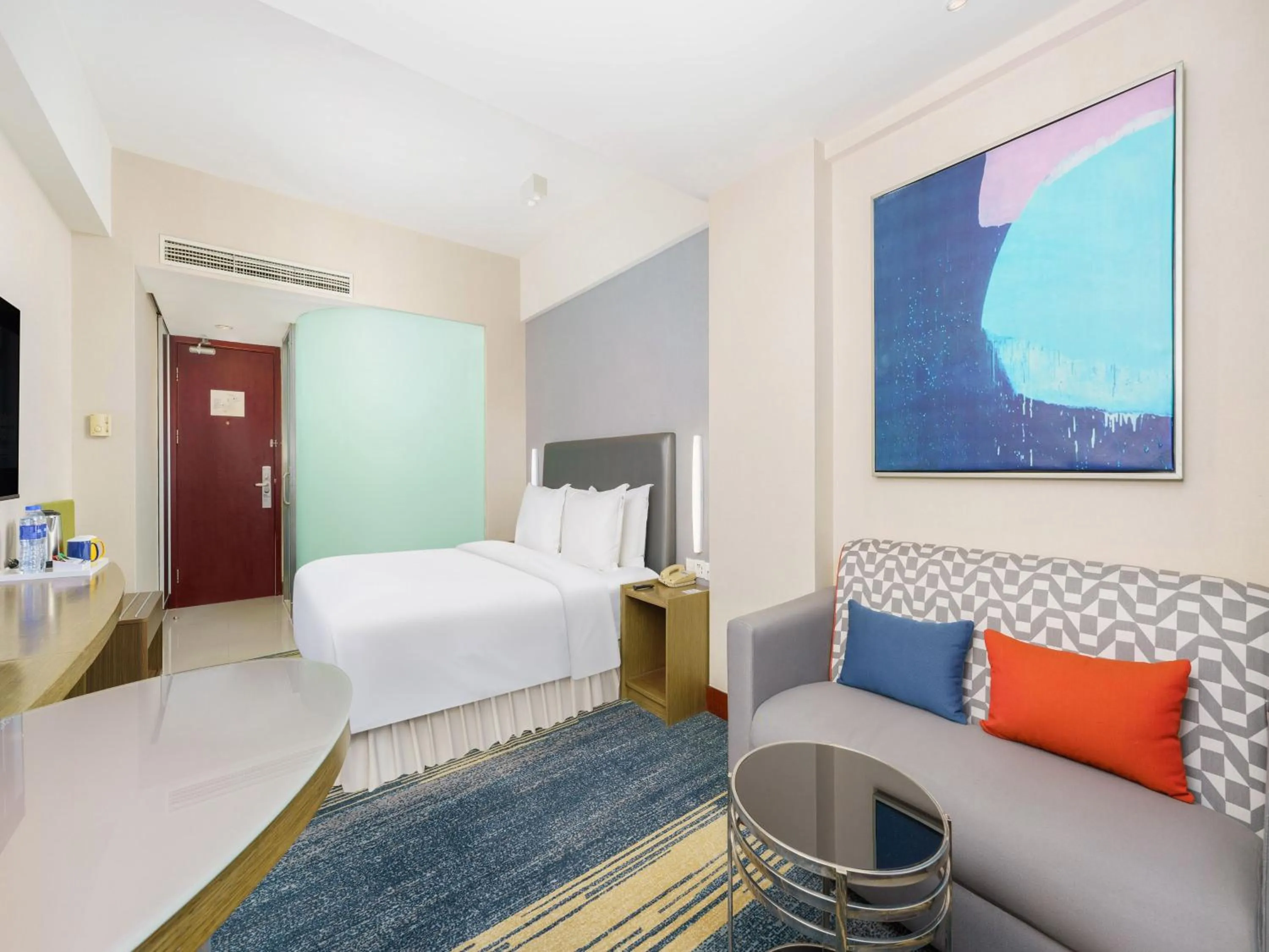 Photo of the whole room in Holiday Inn Express City Centre Dalian by IHG