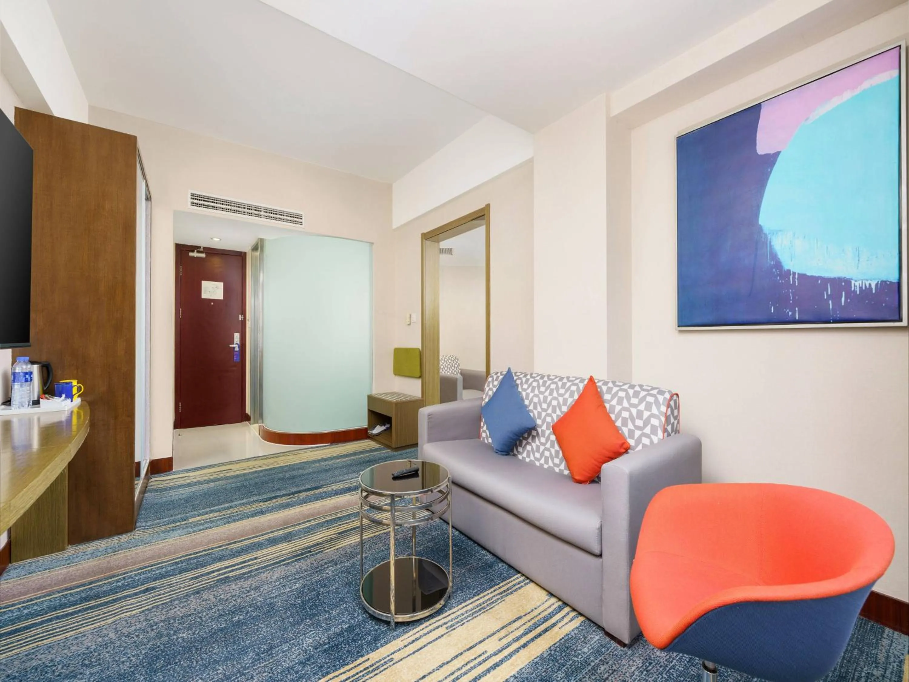 Photo of the whole room in Holiday Inn Express City Centre Dalian by IHG