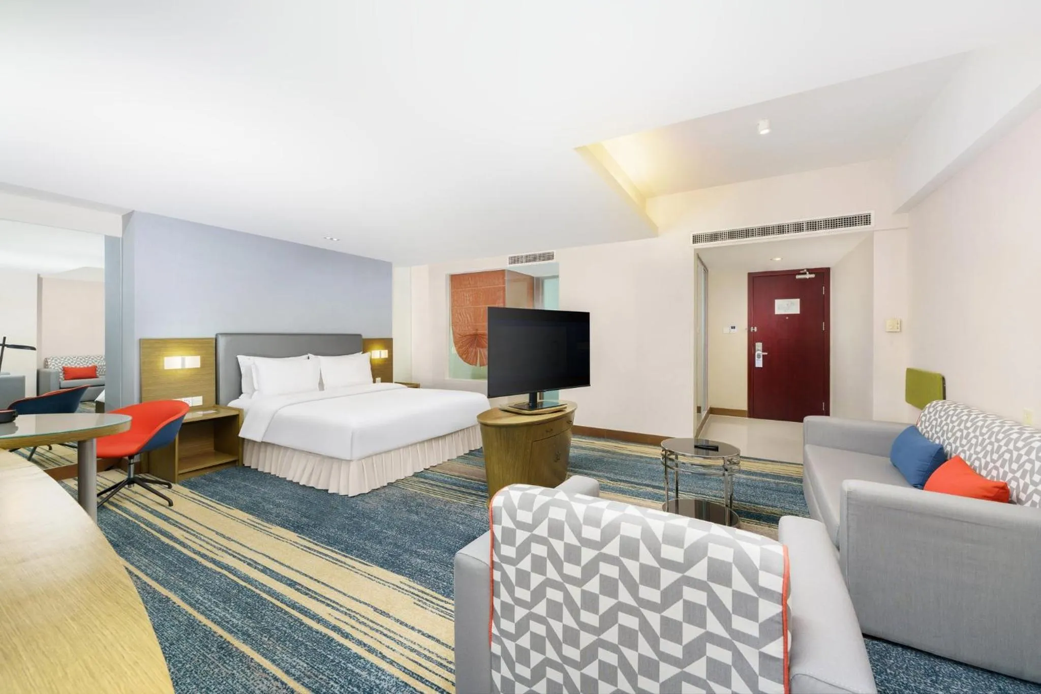 Photo of the whole room in Holiday Inn Express City Centre Dalian by IHG