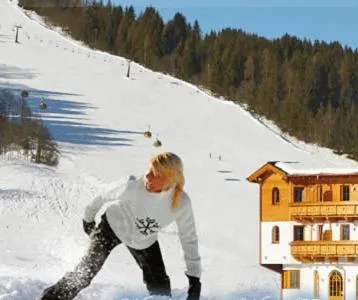 Facade/entrance in Hotel Lisa