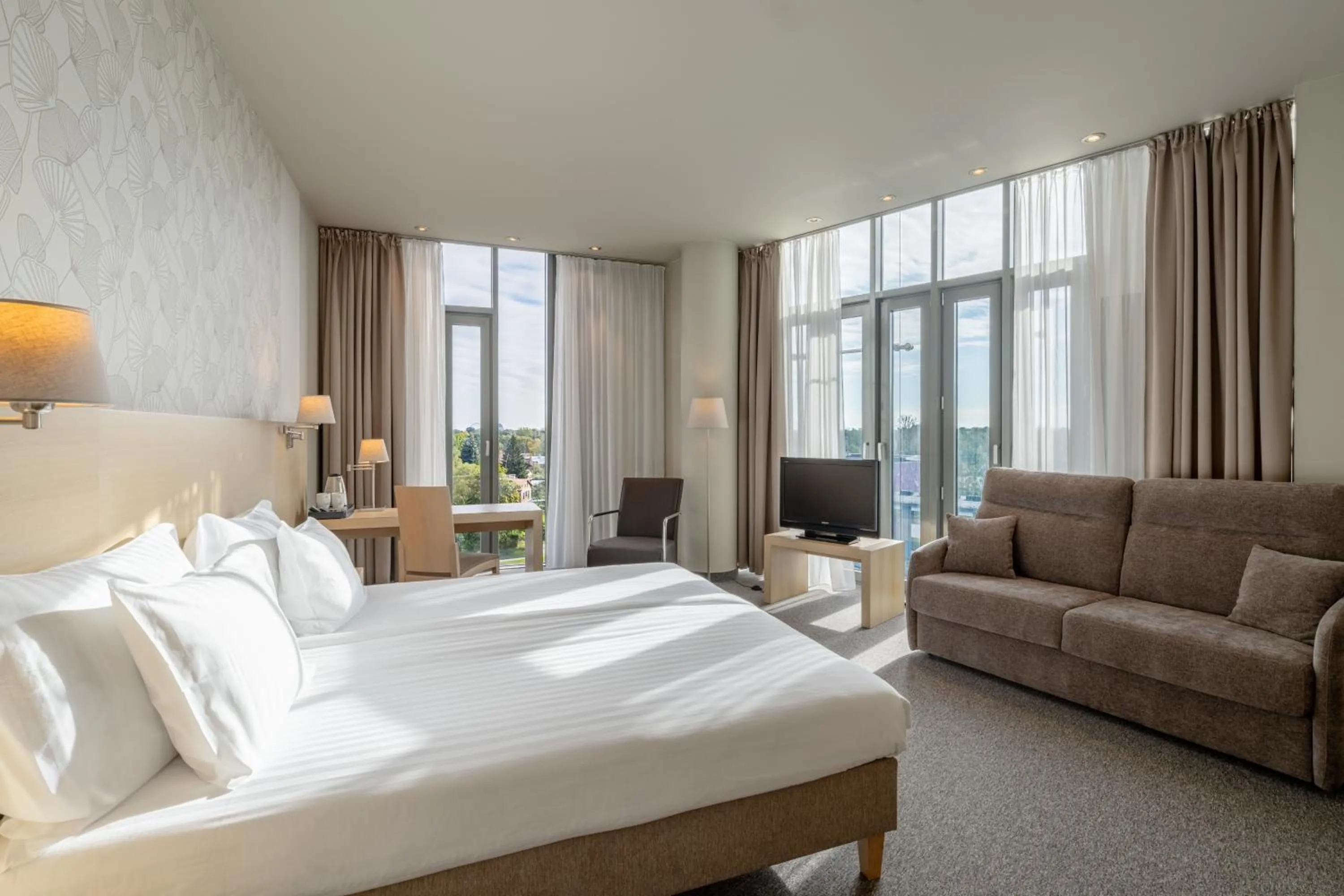 Property building, Bed in Rixwell Elefant Hotel