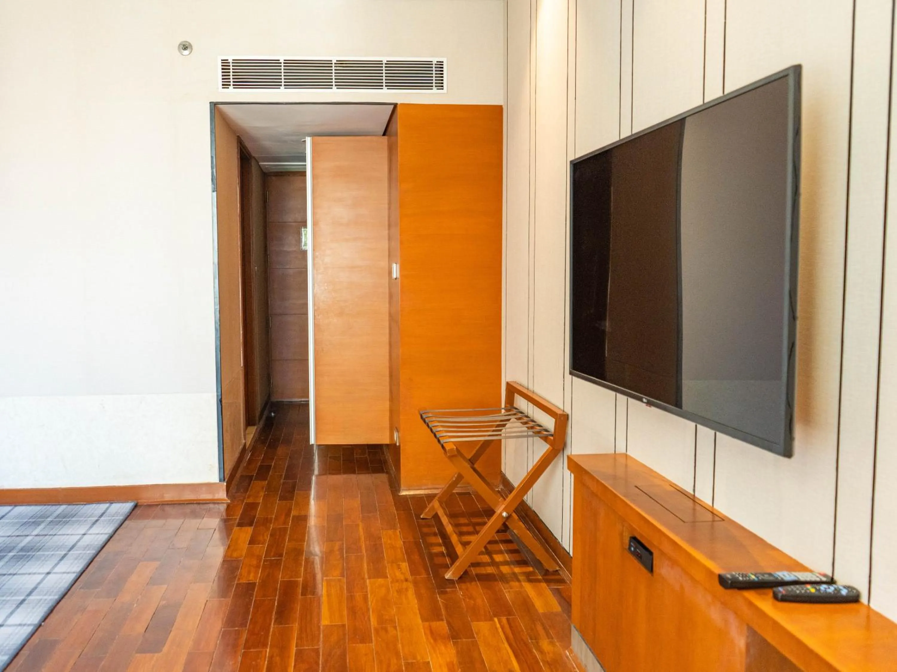 Communal lounge/ TV room in Hyatt Centric Janakpuri New Delhi