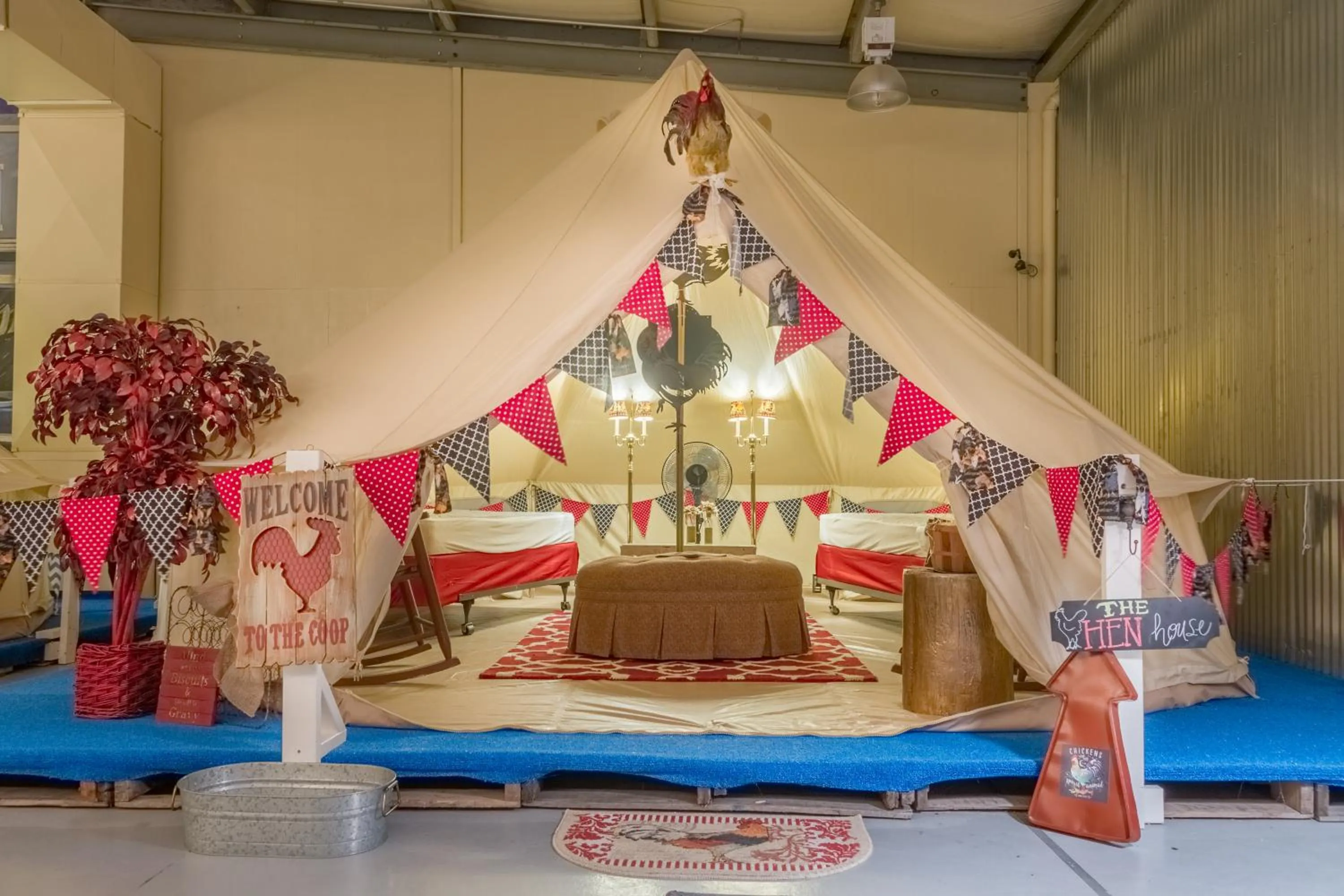 Bedroom, Bed in Lone Star Glamp Inn