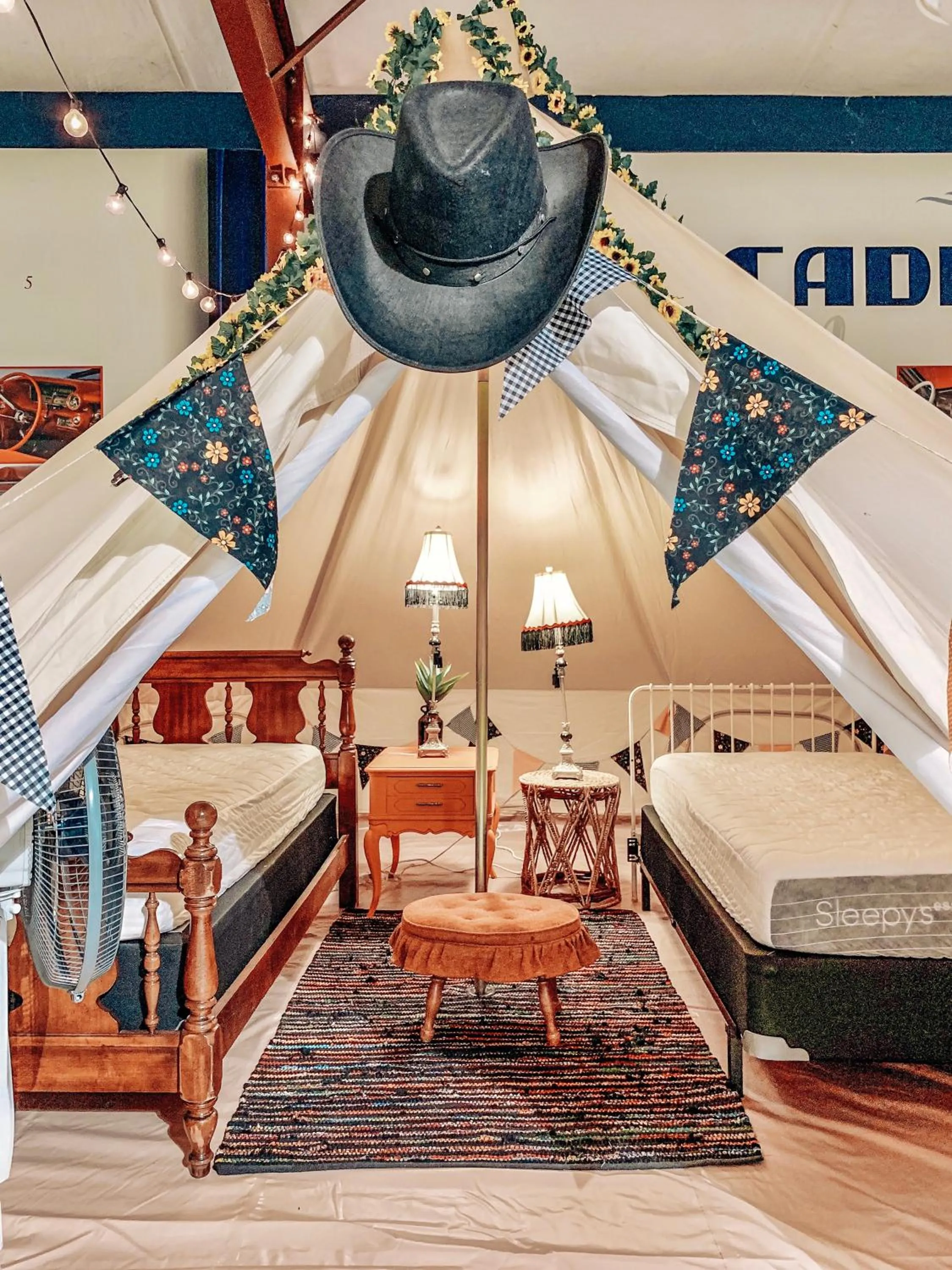 Bedroom, Bed in Lone Star Glamp Inn