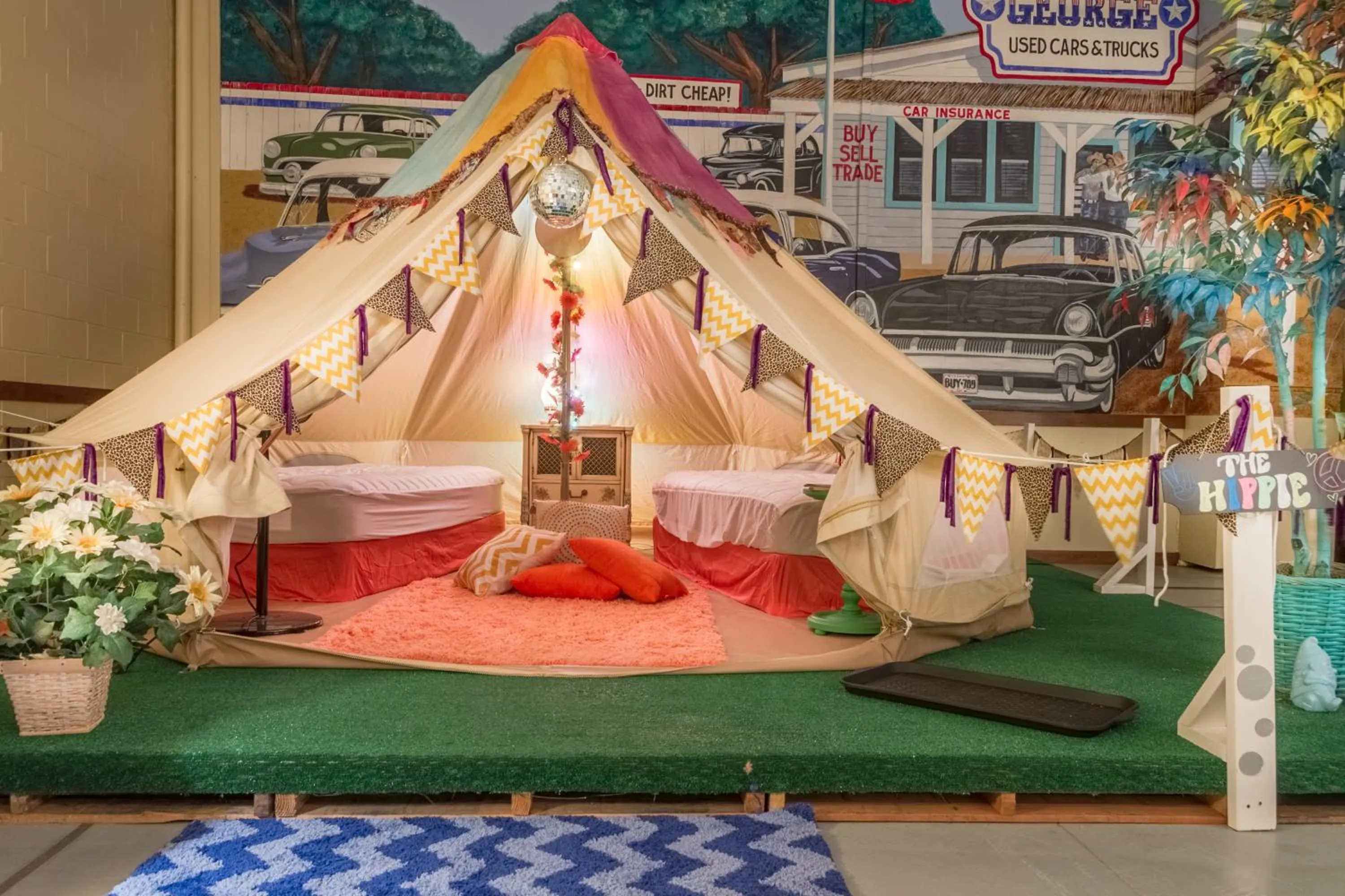 Photo of the whole room, Bed in Lone Star Glamp Inn