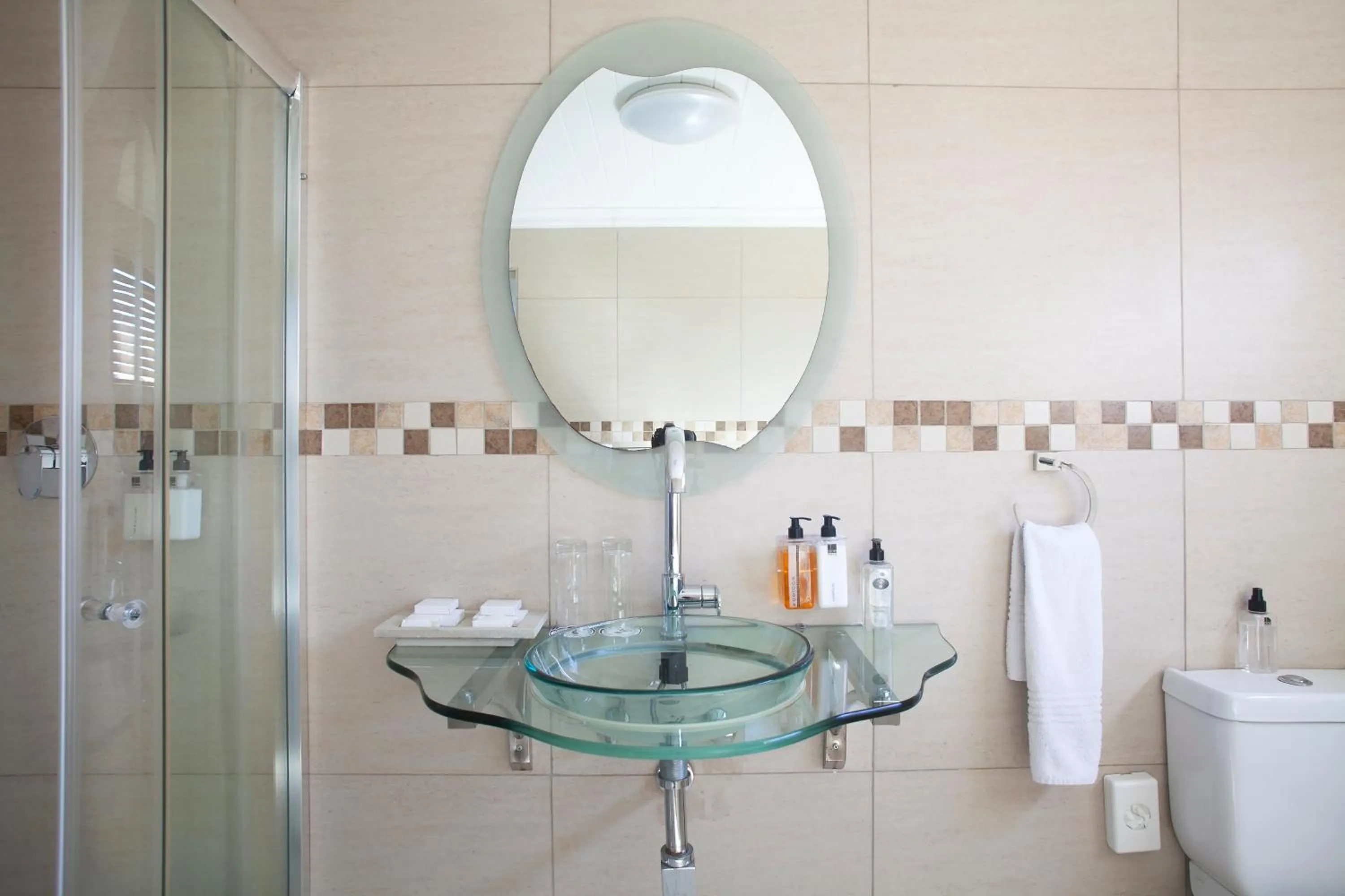 Bathroom in Ruslamere Hotel and Conference Centre