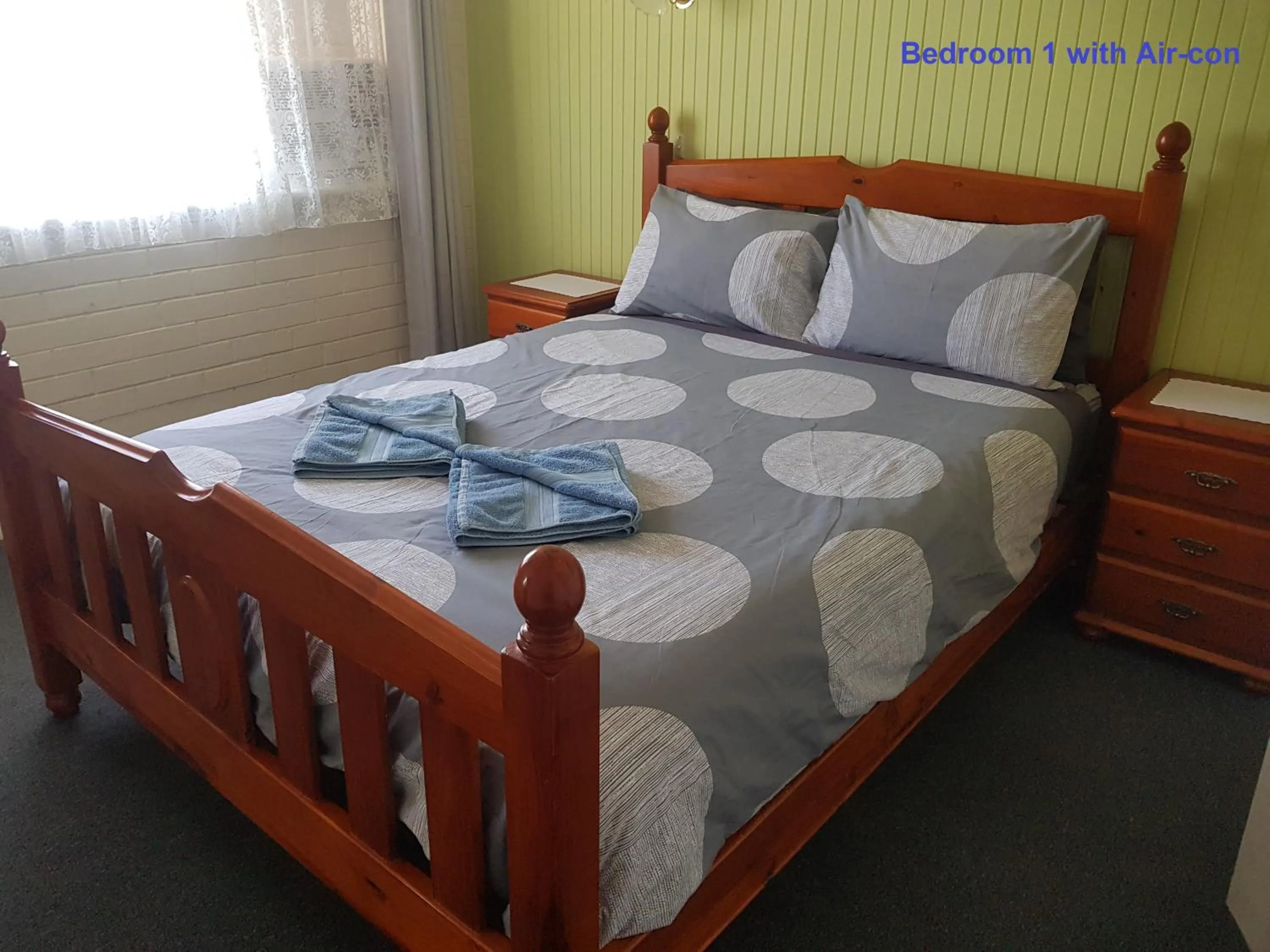 Bed in Whyalla Country Inn Motel