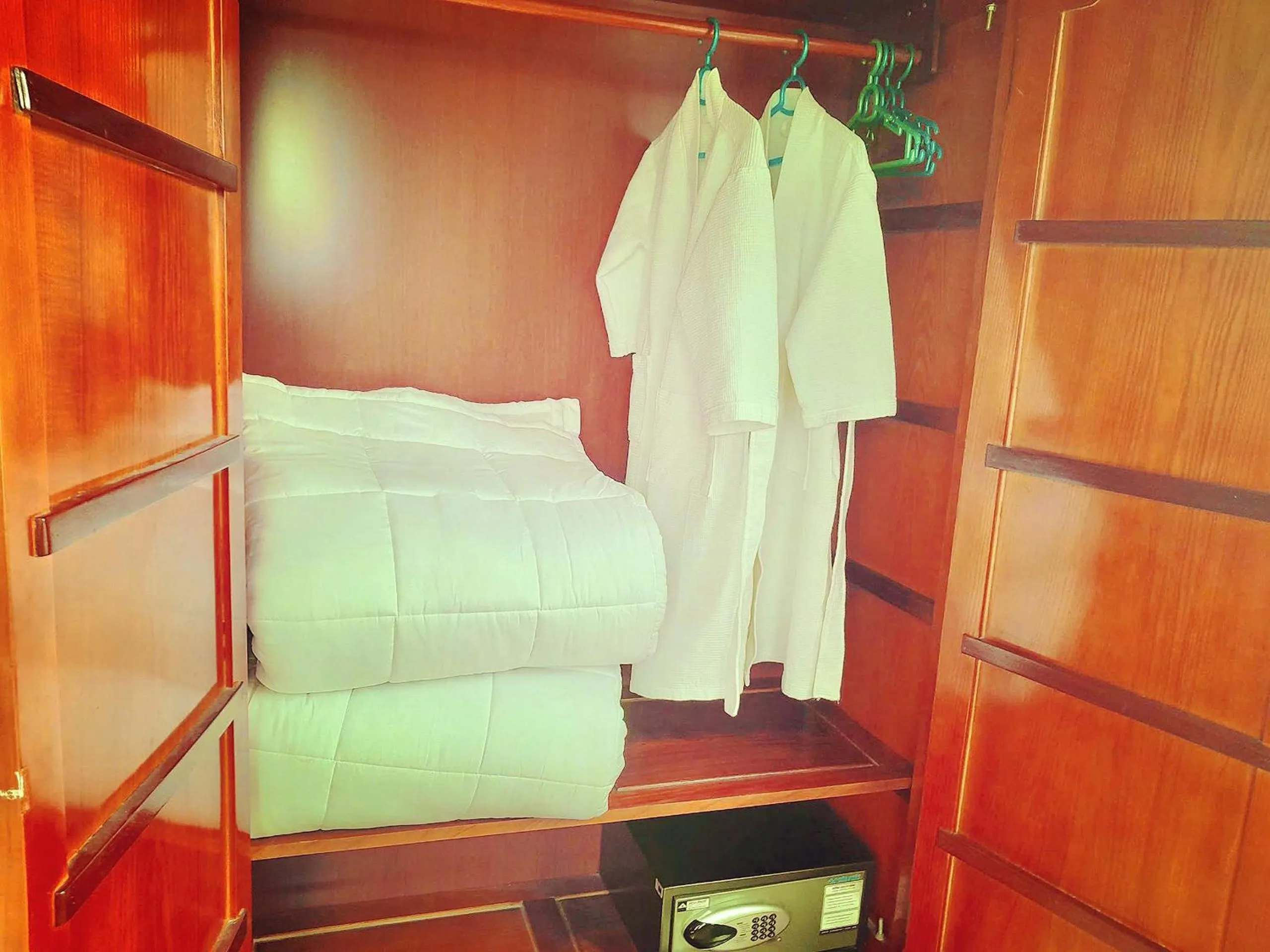 wardrobe, Bed in Lys Homestay