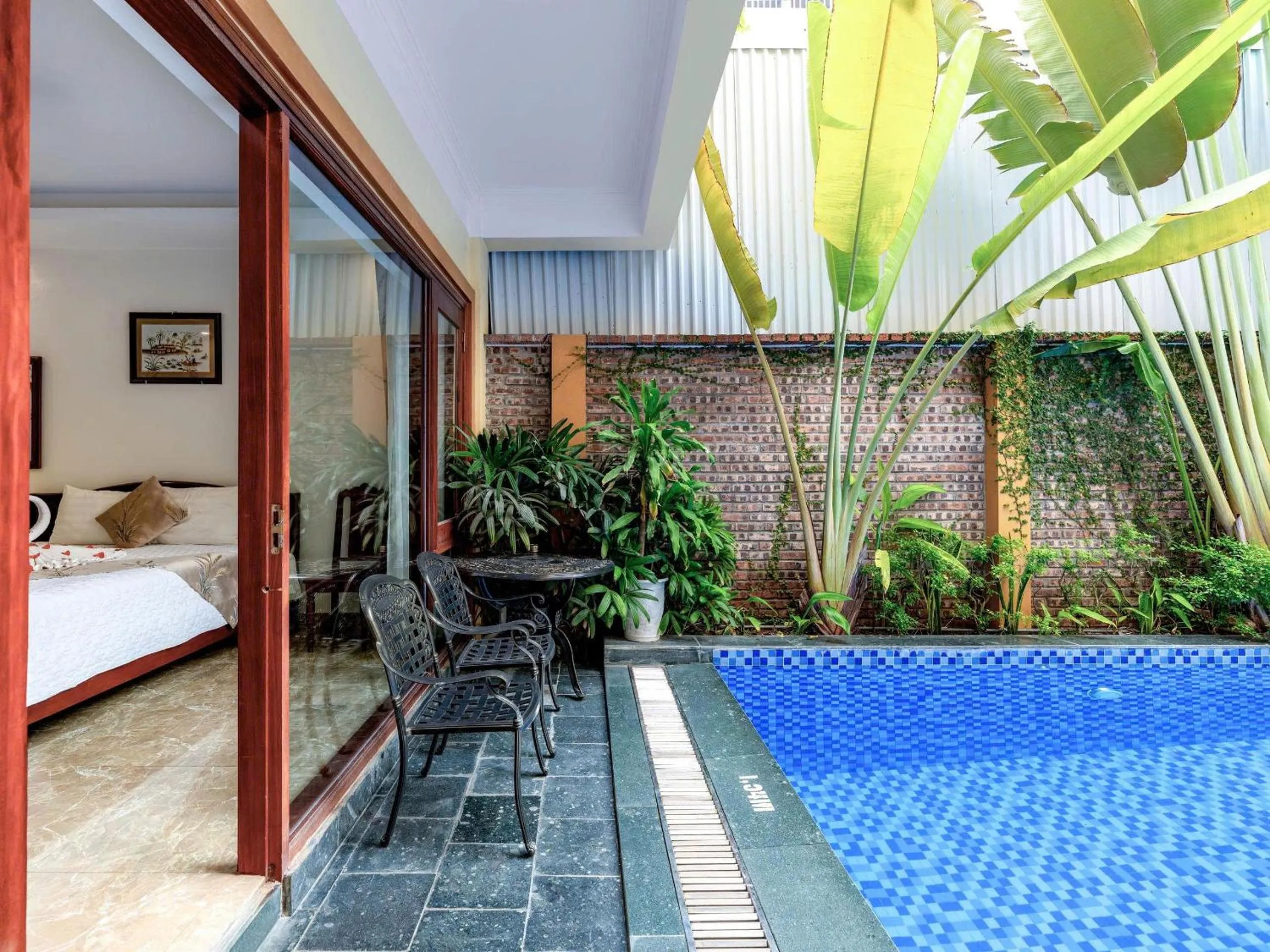 Pool view in Lys Homestay