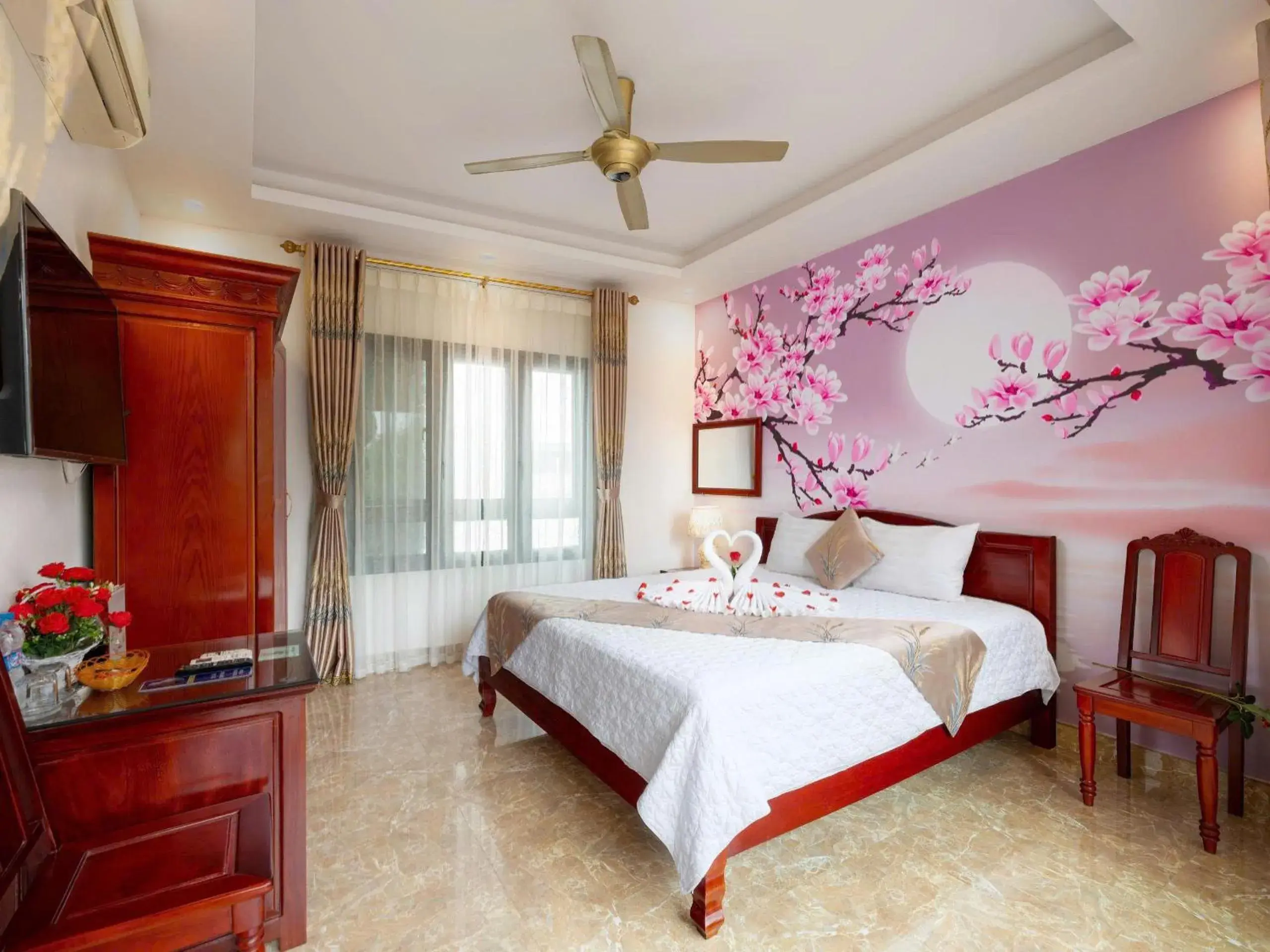 Deluxe Double Room with Balcony in Lys Homestay Deluxe Double Room with Balcony in Lys Homestay