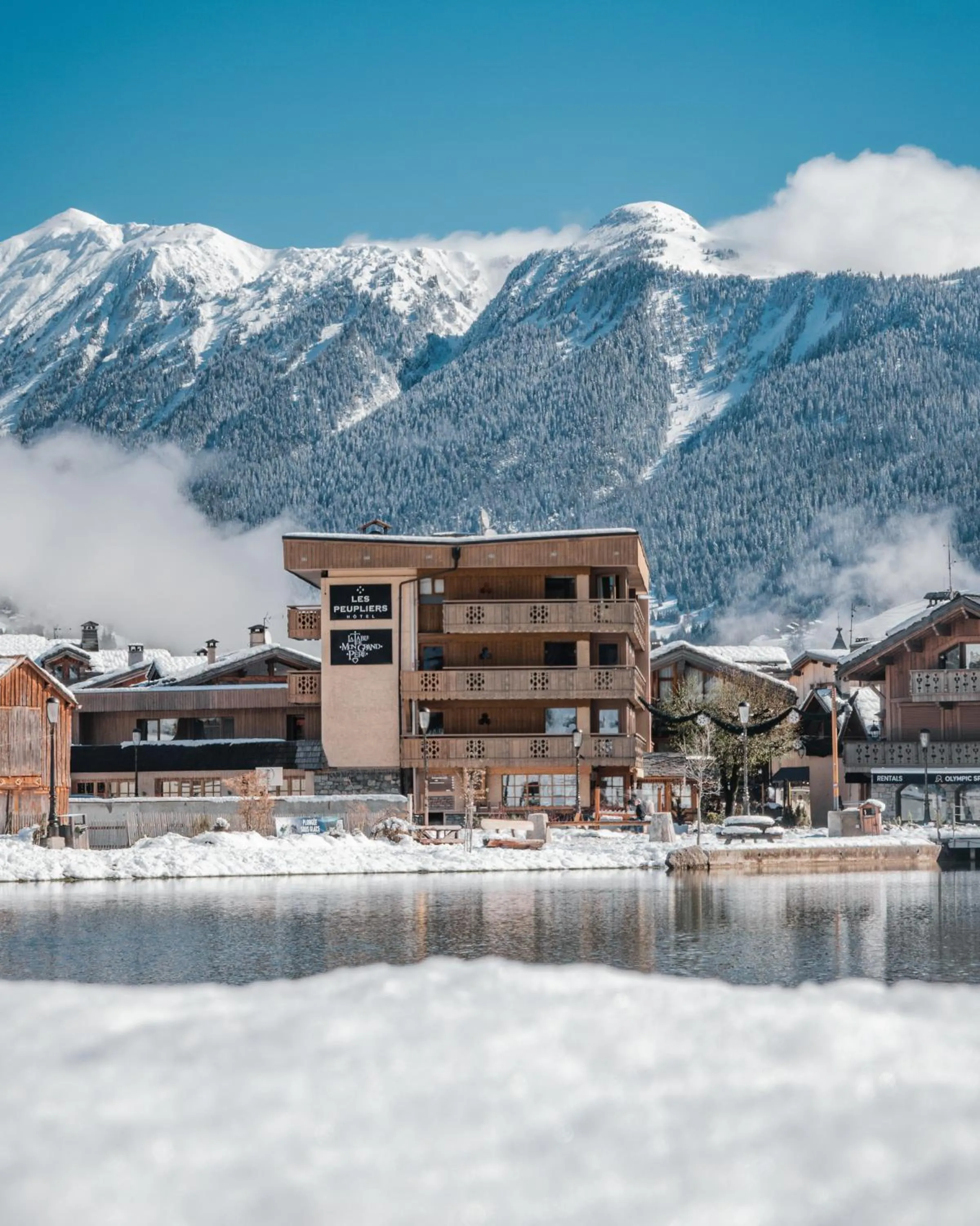 Property building in Hôtel Les Peupliers