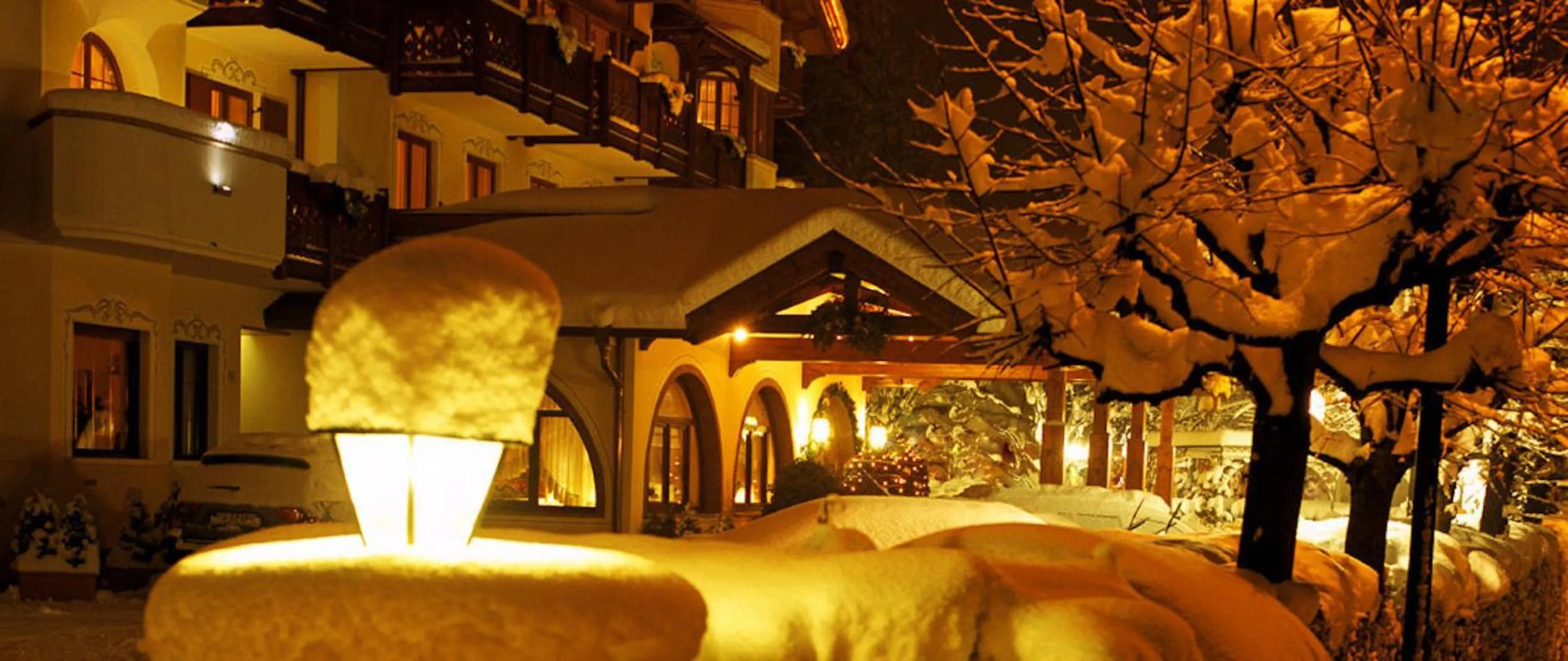 Facade/entrance in Hotel Du Lac